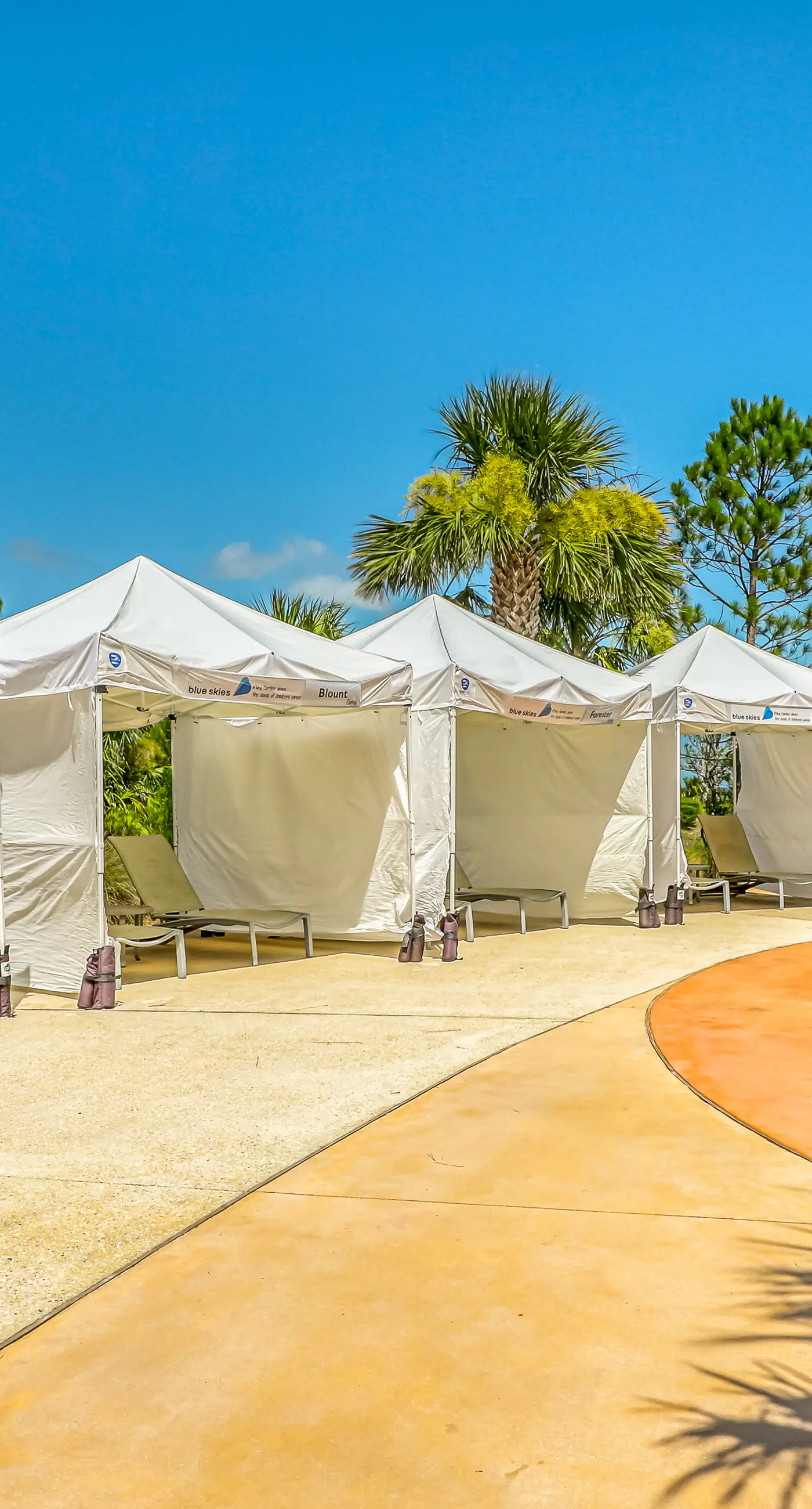 Lovely coastal home with pool access, fast WiFi, screened patio & great location