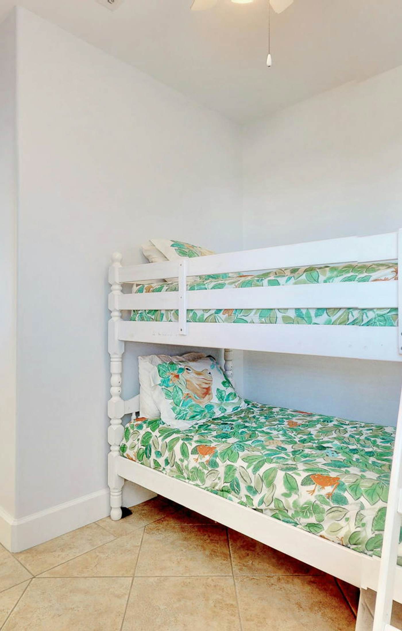 Upscale beachfront home with private hot tub, grill, on-site pools, gym, dogs OK