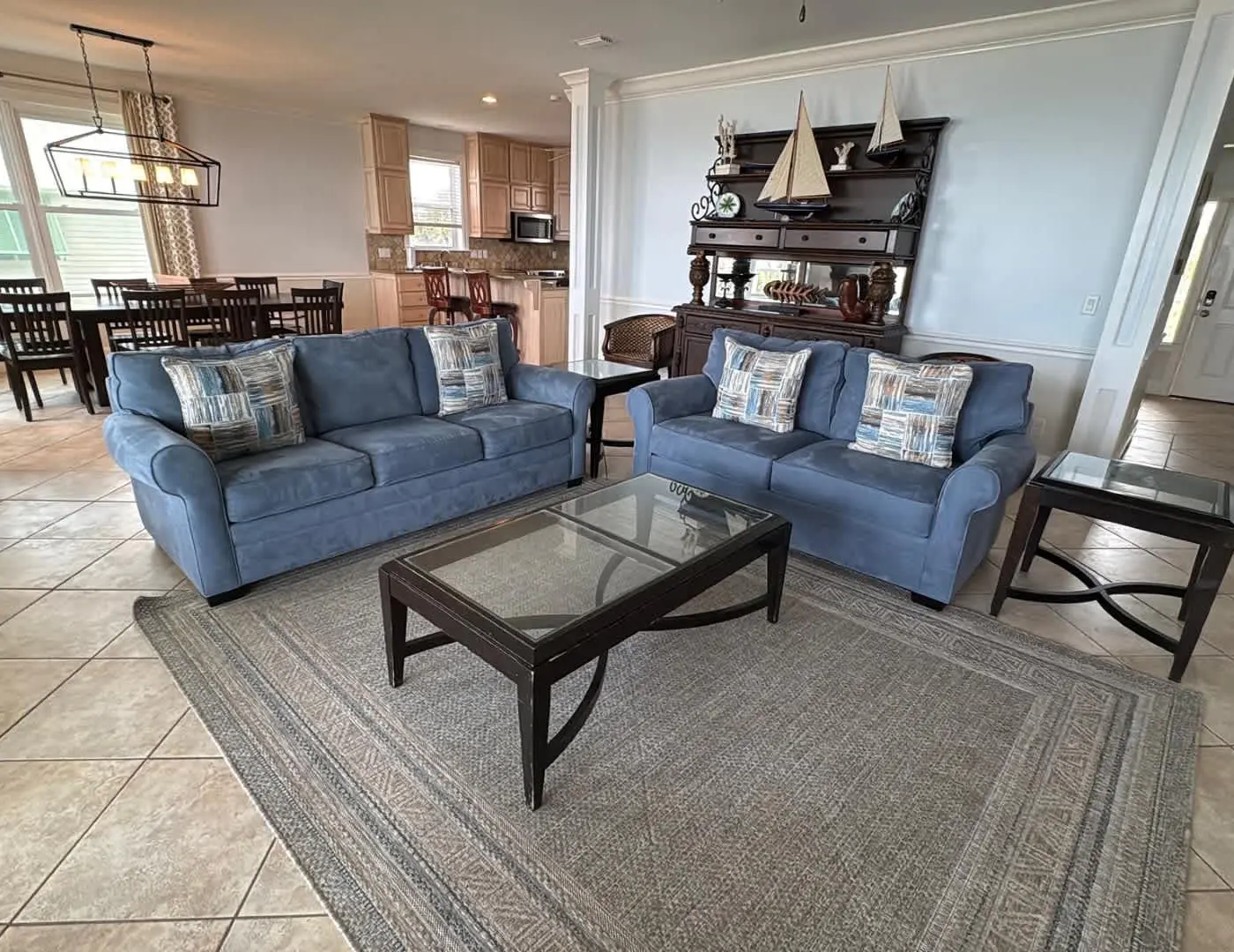 Upscale beachfront home with private hot tub, grill, on-site pools, gym, dogs OK