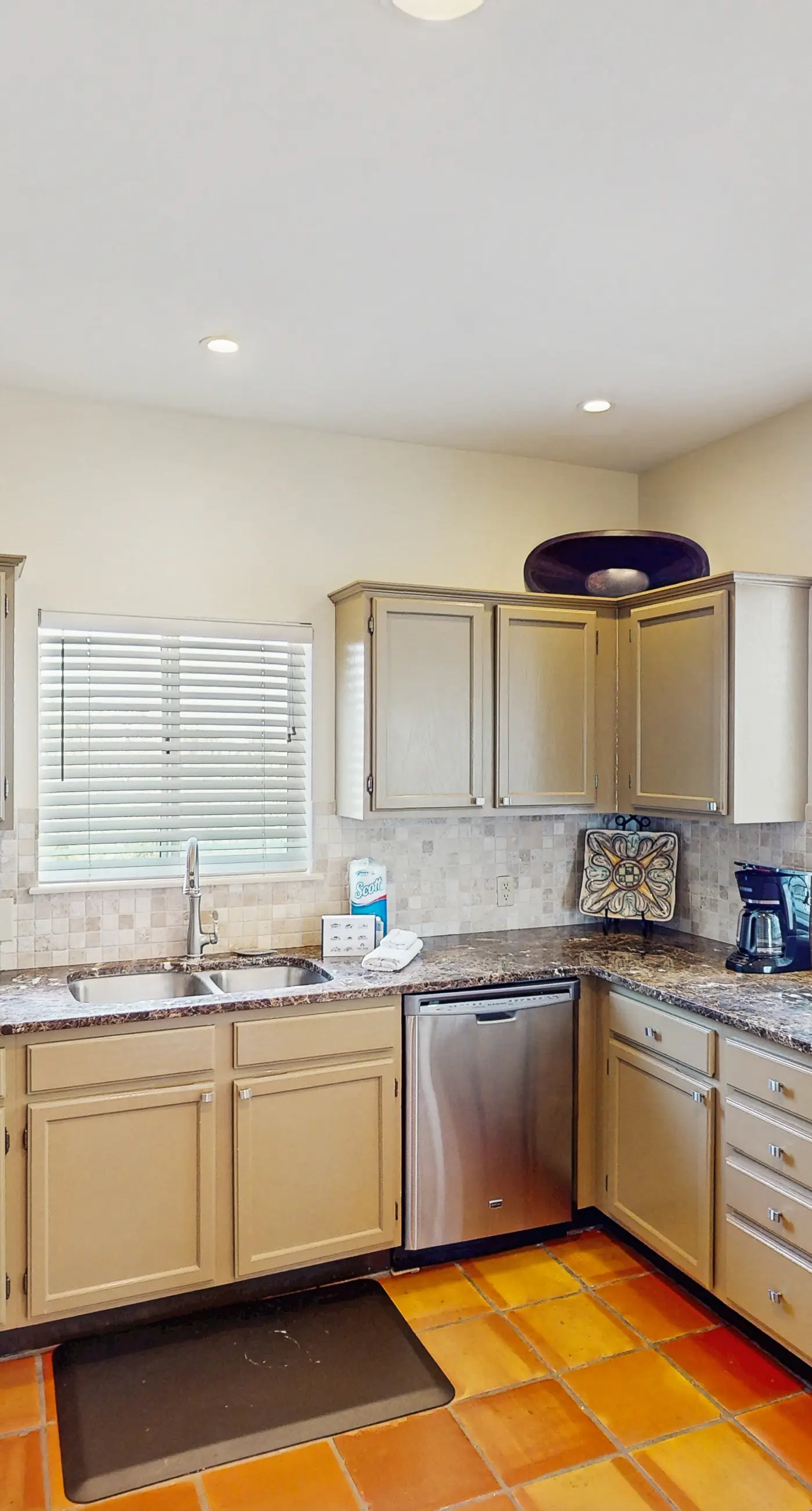 Gorgeous coastal home with plenty of space, shared pool and easy beach access