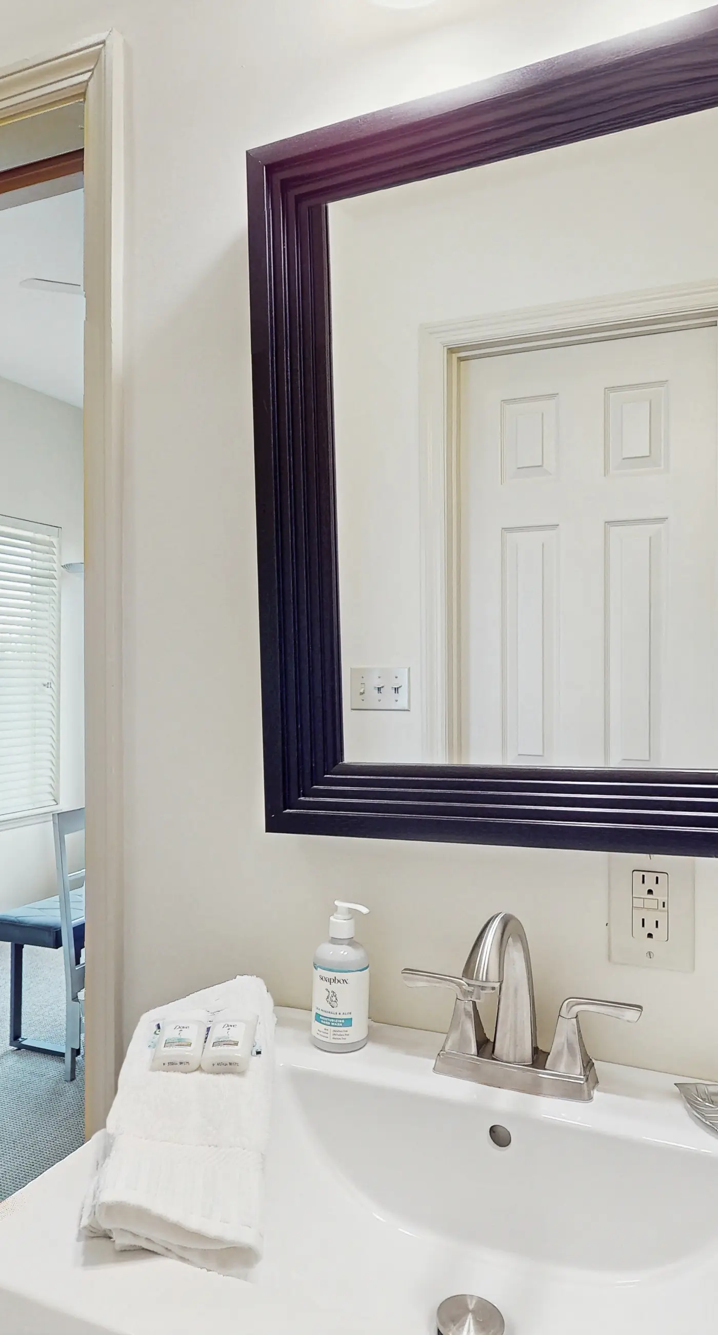 Gorgeous coastal home with plenty of space, shared pool and easy beach access