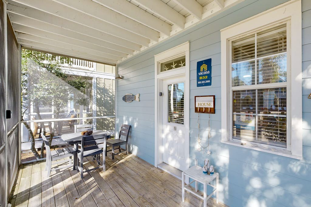 Family-Friendly Home with Shared Hot Tub - Beach Access 1 Mile Away