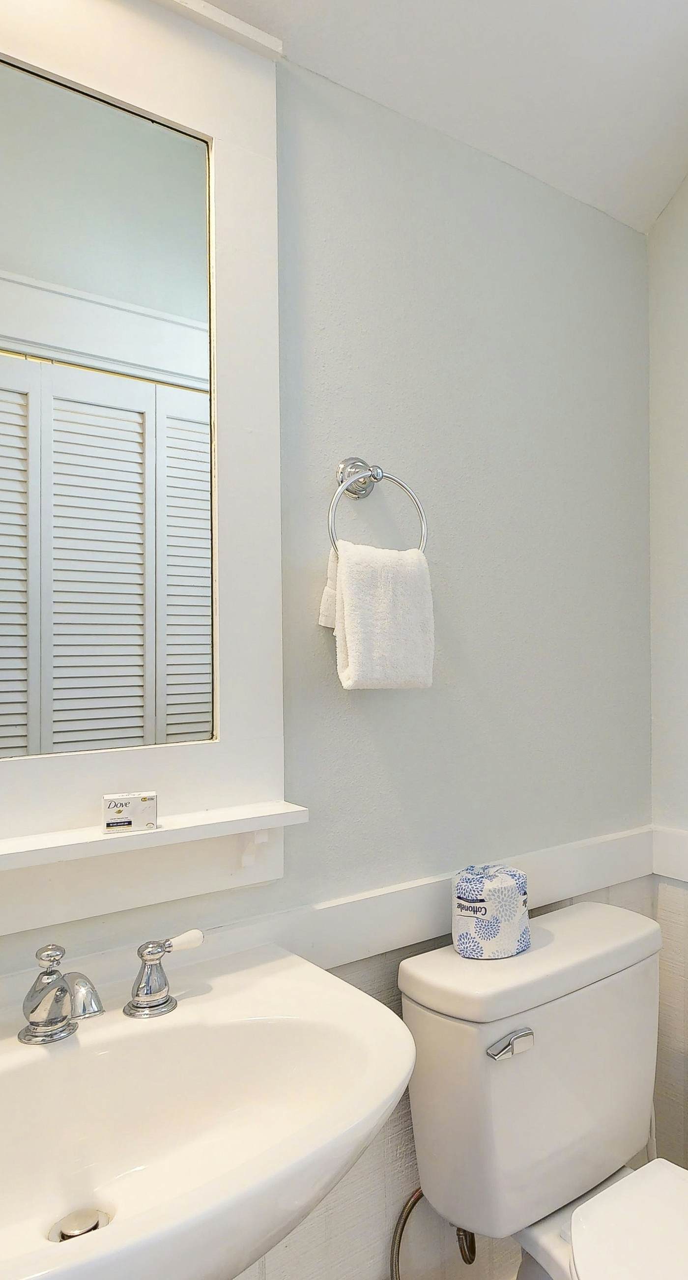 Family-Friendly Home with Shared Hot Tub - Beach Access 1 Mile Away