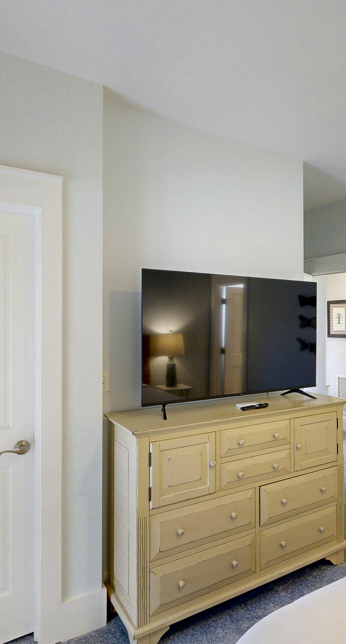 Family-Friendly Home with Shared Hot Tub - Beach Access 1 Mile Away