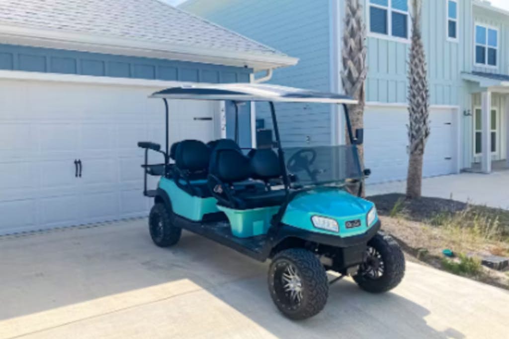 Brand-new home steps to beach with Gulf view, bikes, W/D, & pool access