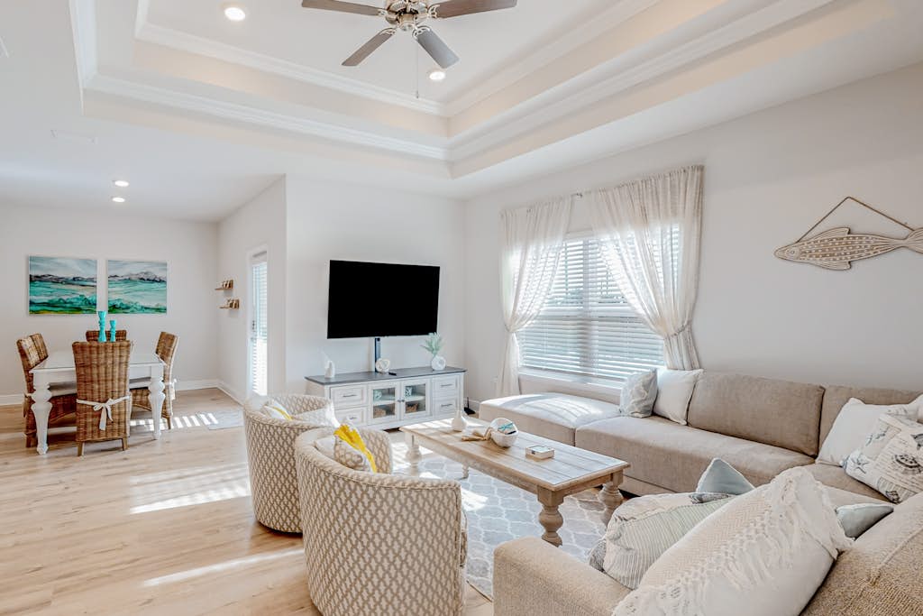 Sunset Bay Views, Walk to Beach and Pool, Golf Cart
