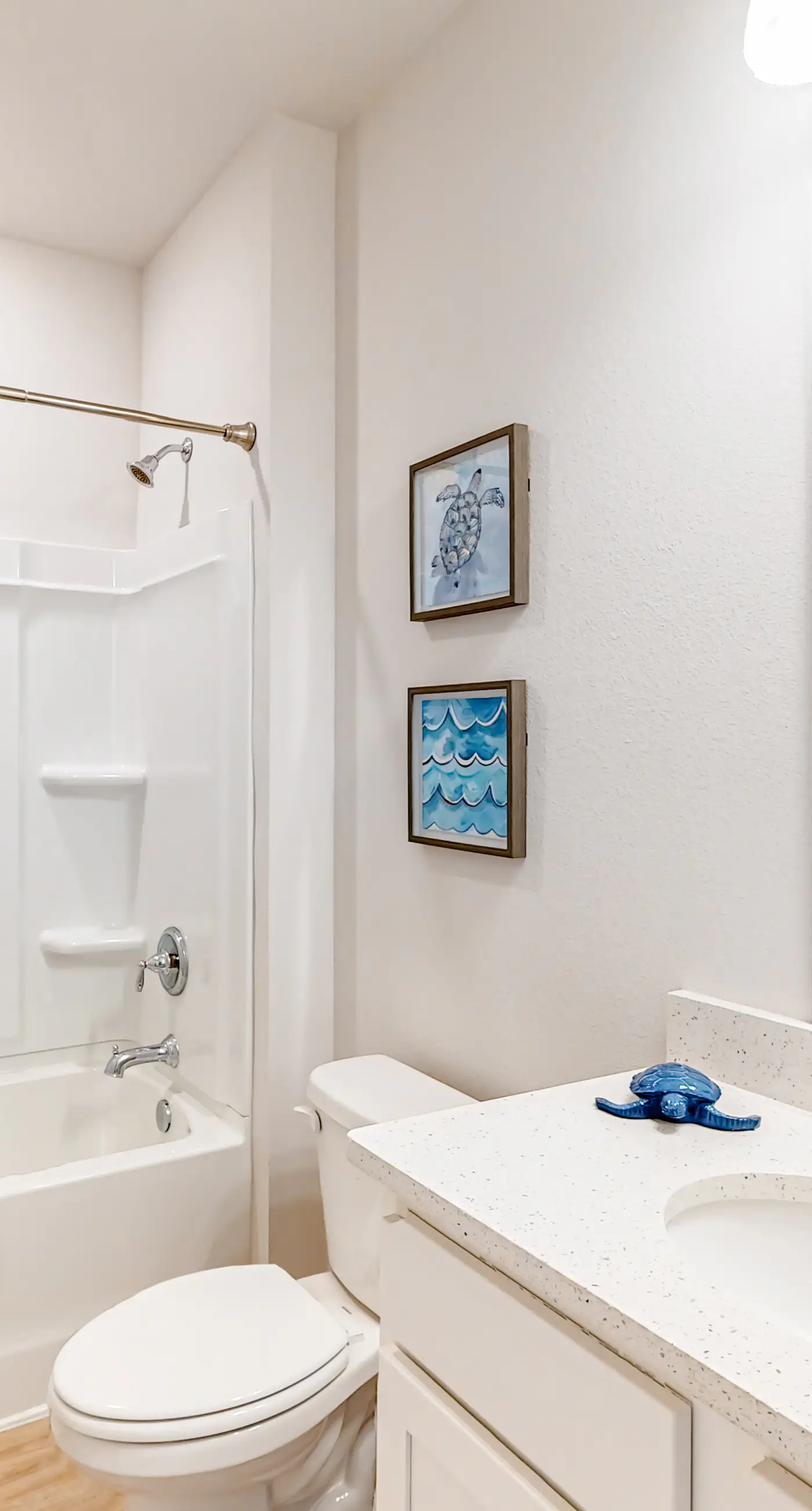 Brand-new home steps to beach with Gulf view, bikes, W/D, & pool access