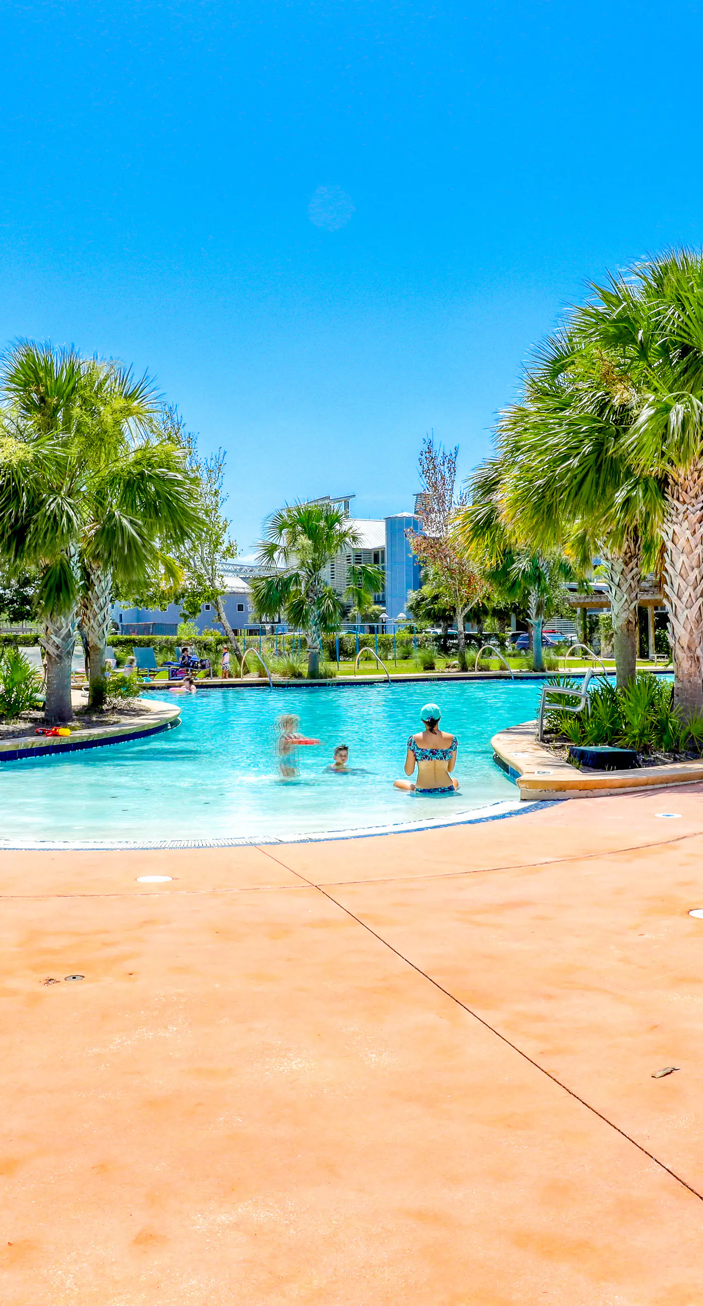 Brand-new home steps to beach with Gulf view, bikes, W/D, & pool access