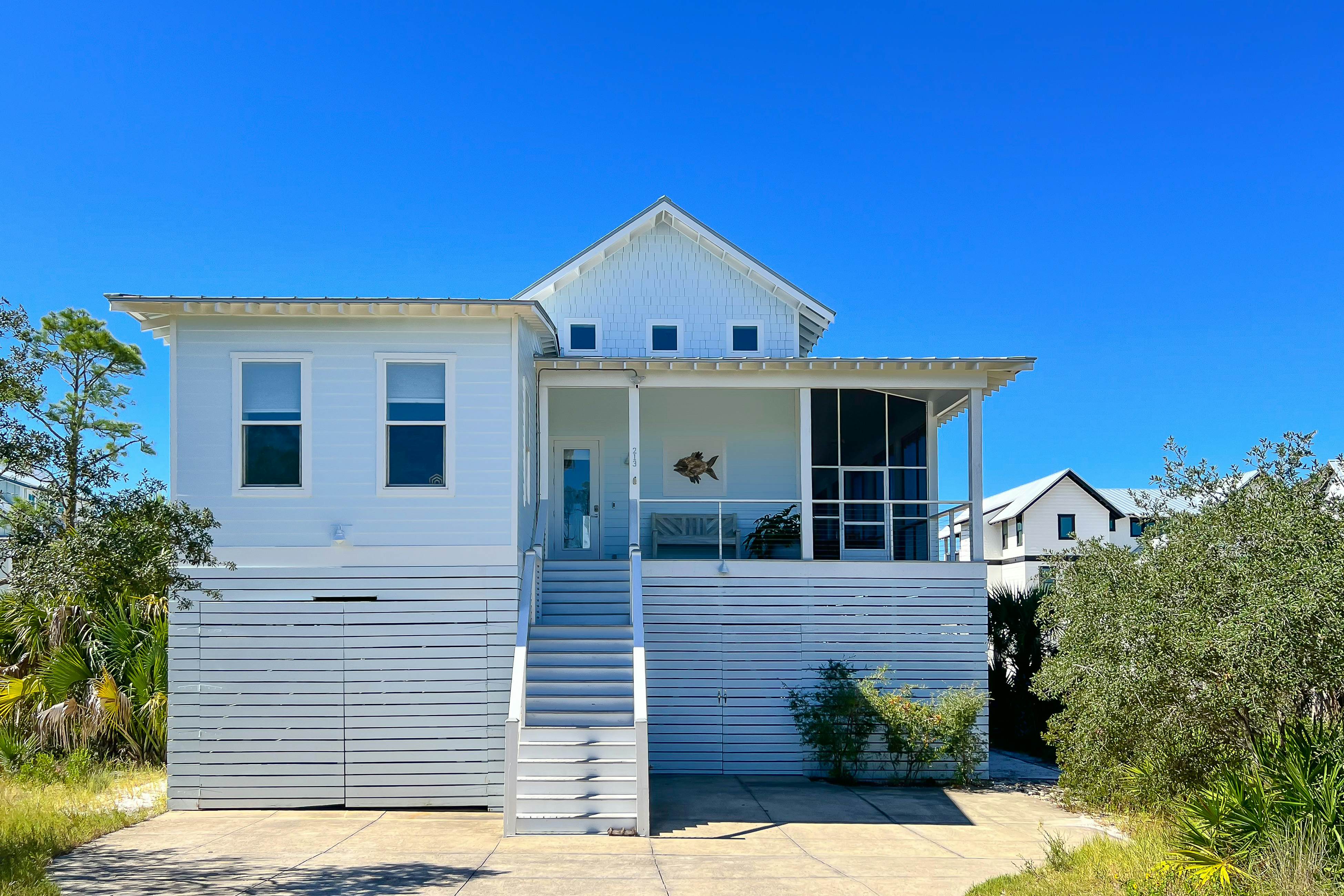 Gulf-front home with infinity pool, AC, kayaks, & paddleboard - close to beach