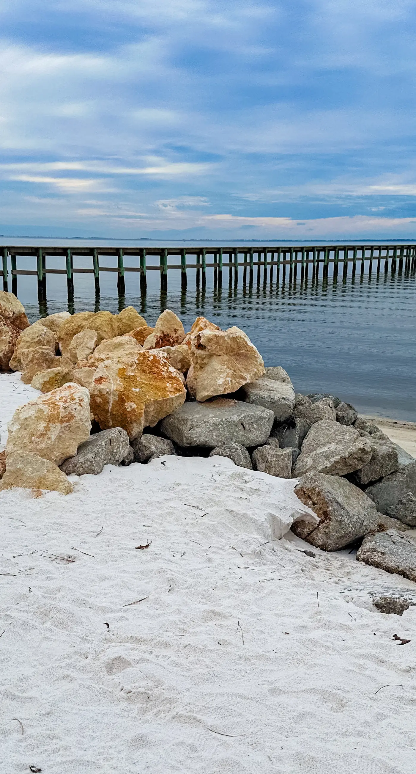 Gulf-front home with infinity pool, AC, kayaks, & paddleboard - close to beach