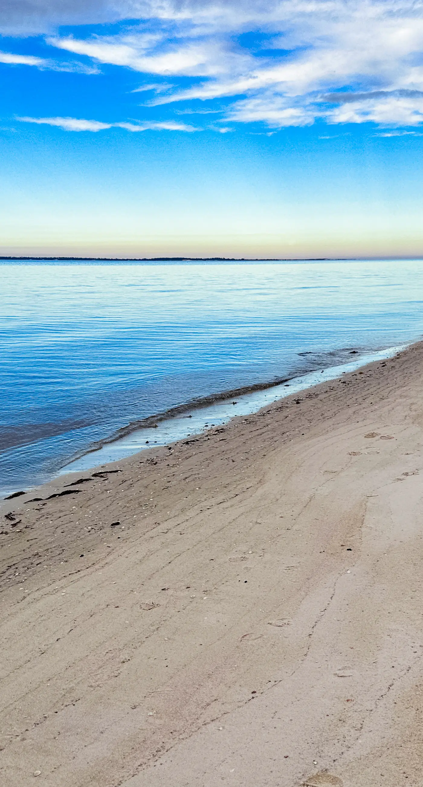 Gulf-front home with infinity pool, AC, kayaks, & paddleboard - close to beach
