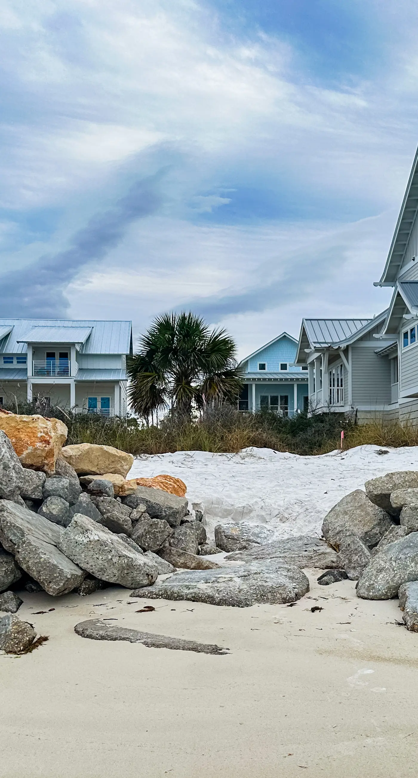 Gulf-front home with infinity pool, AC, kayaks, & paddleboard - close to beach