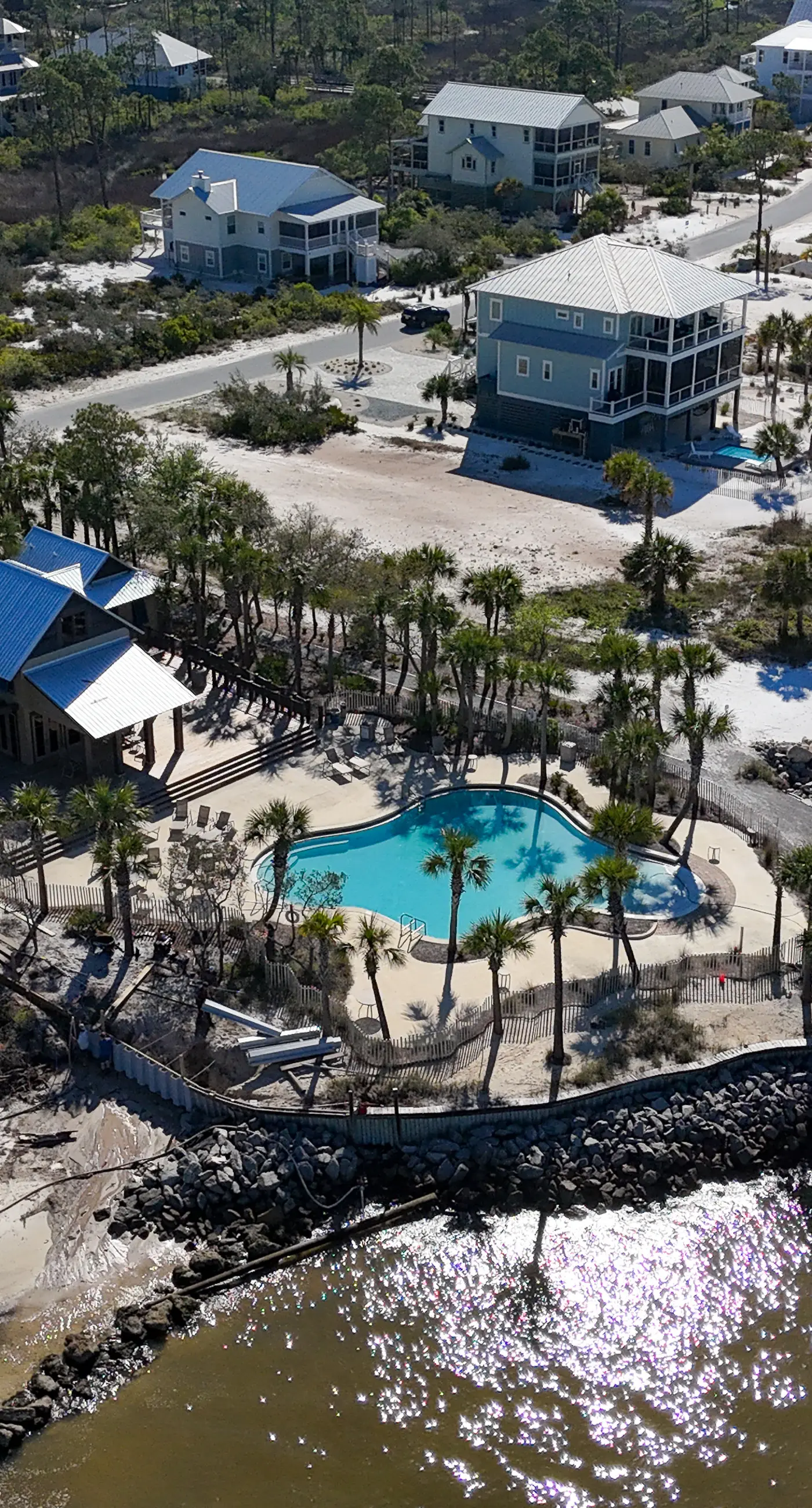 Gulf-front home with infinity pool, AC, kayaks, & paddleboard - close to beach