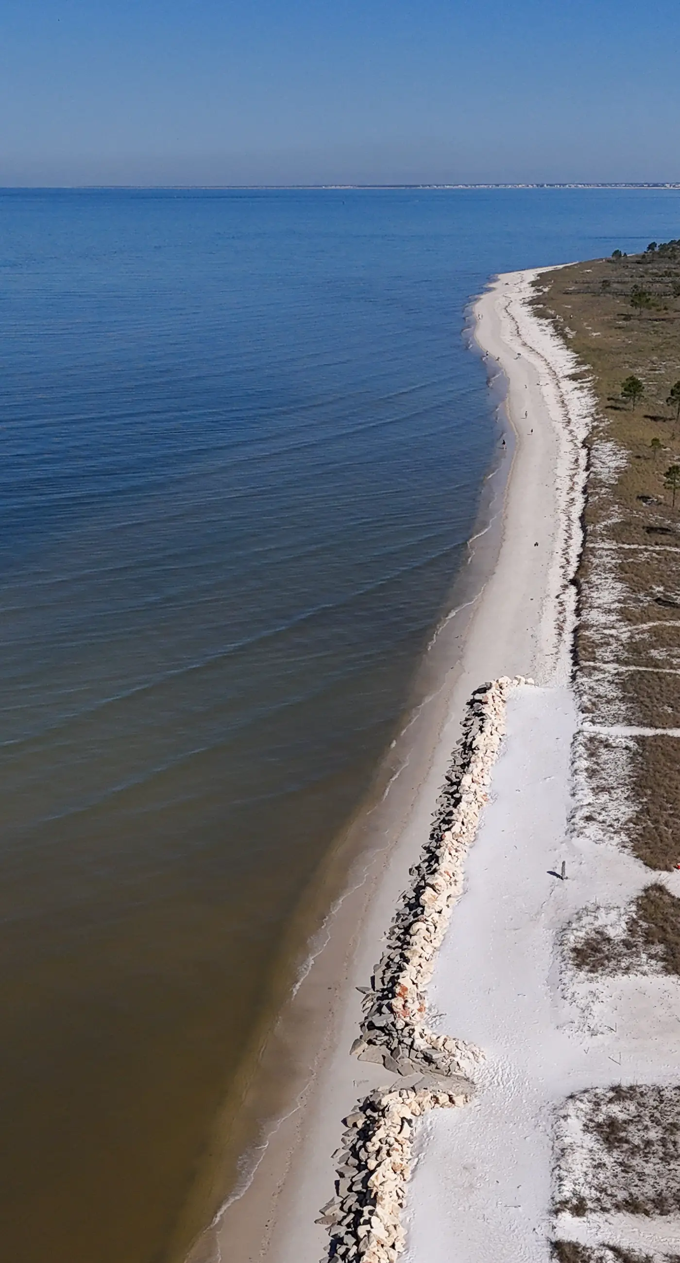Gulf-front home with infinity pool, AC, kayaks, & paddleboard - close to beach
