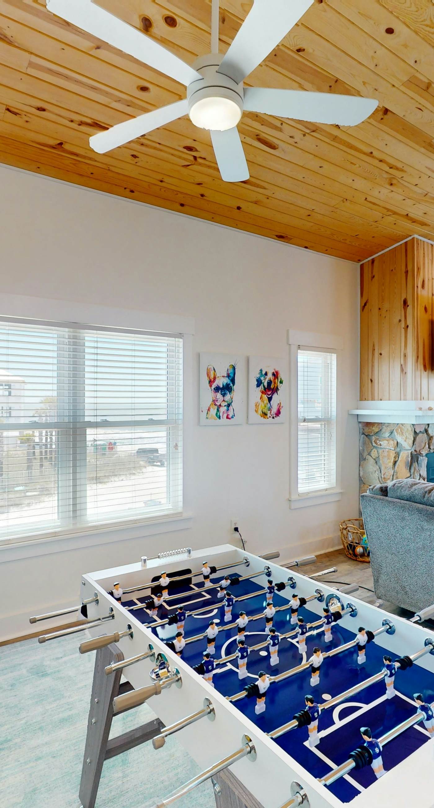 Cozy Gulf-View Beach House with Foosball, Patio, AC & washer&dryer - Pets Welcome