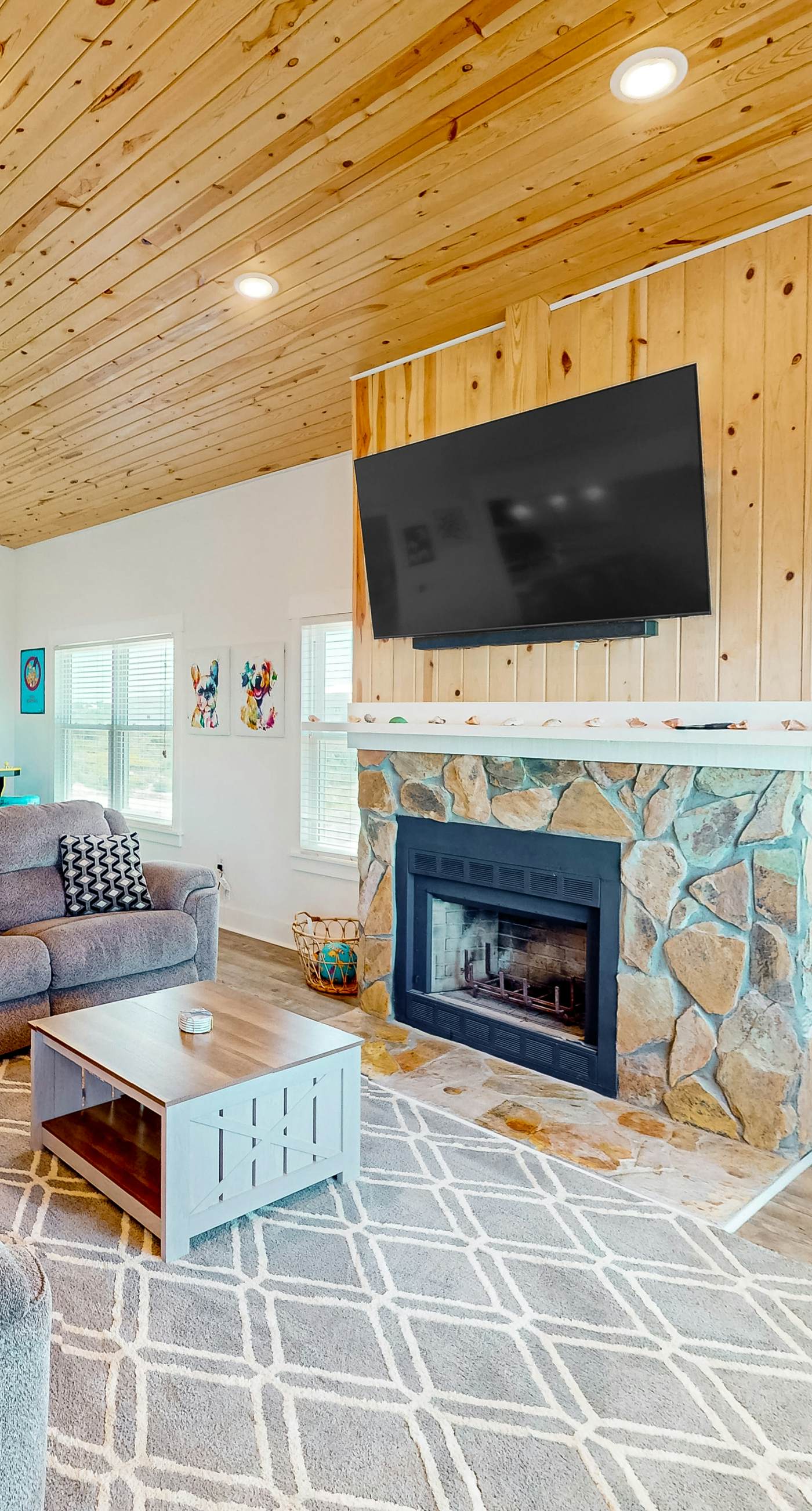 Cozy Gulf-View Beach House with Foosball, Patio, AC & washer&dryer - Pets Welcome