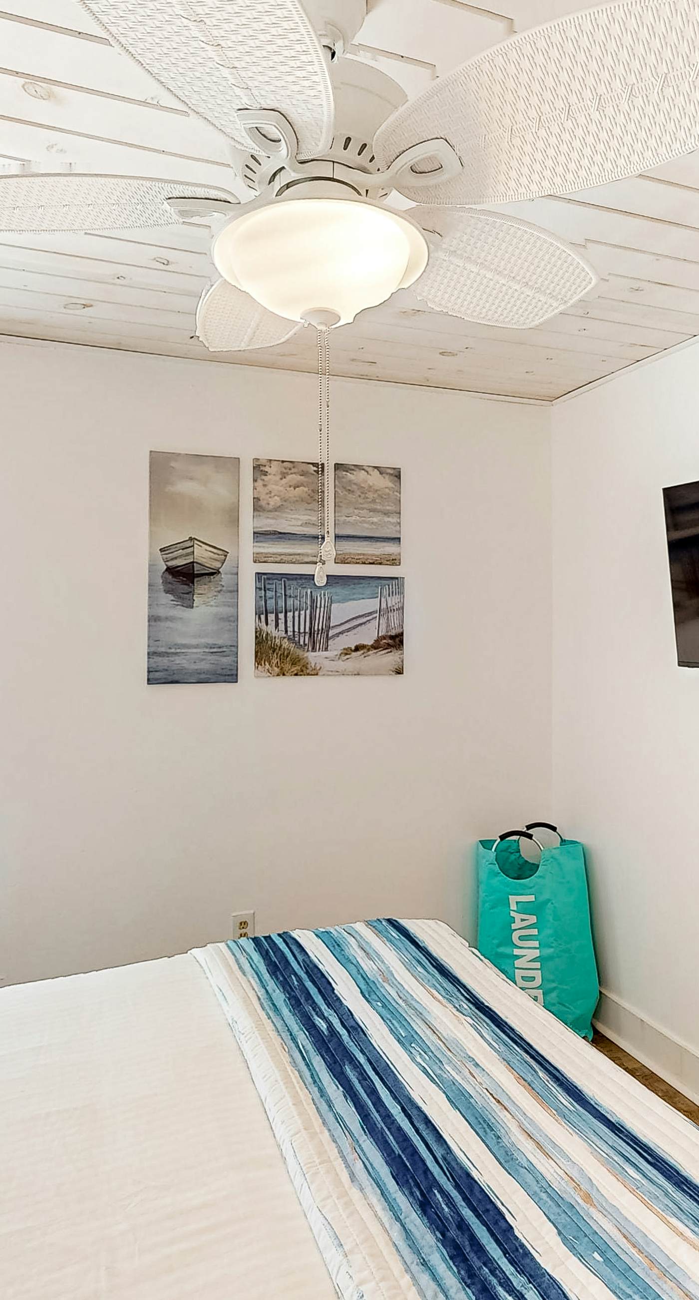 Cozy Gulf-View Beach House with Foosball, Patio, AC & washer&dryer - Pets Welcome