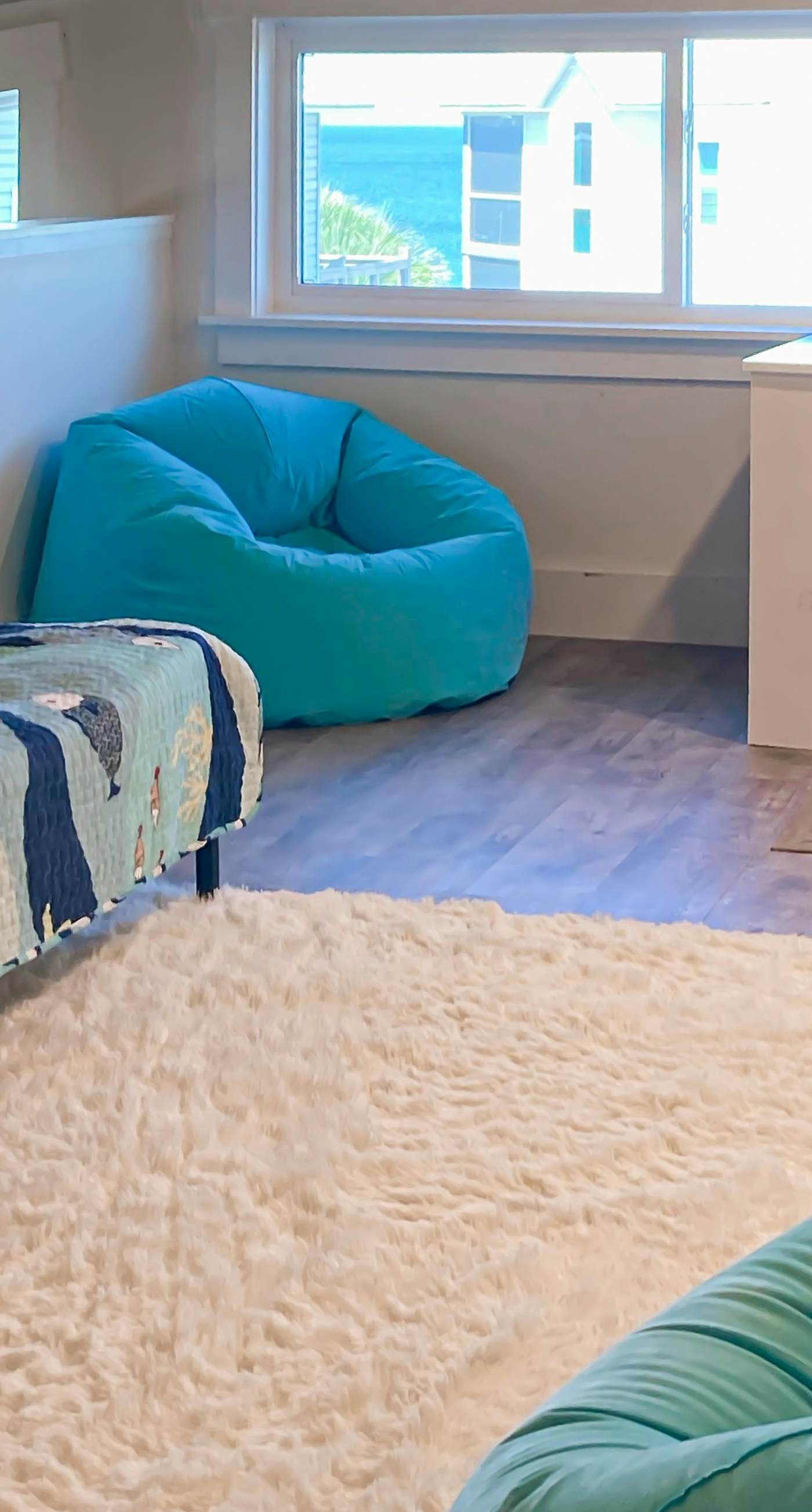 Cozy Gulf-View Beach House with Foosball, Patio, AC & washer&dryer - Pets Welcome