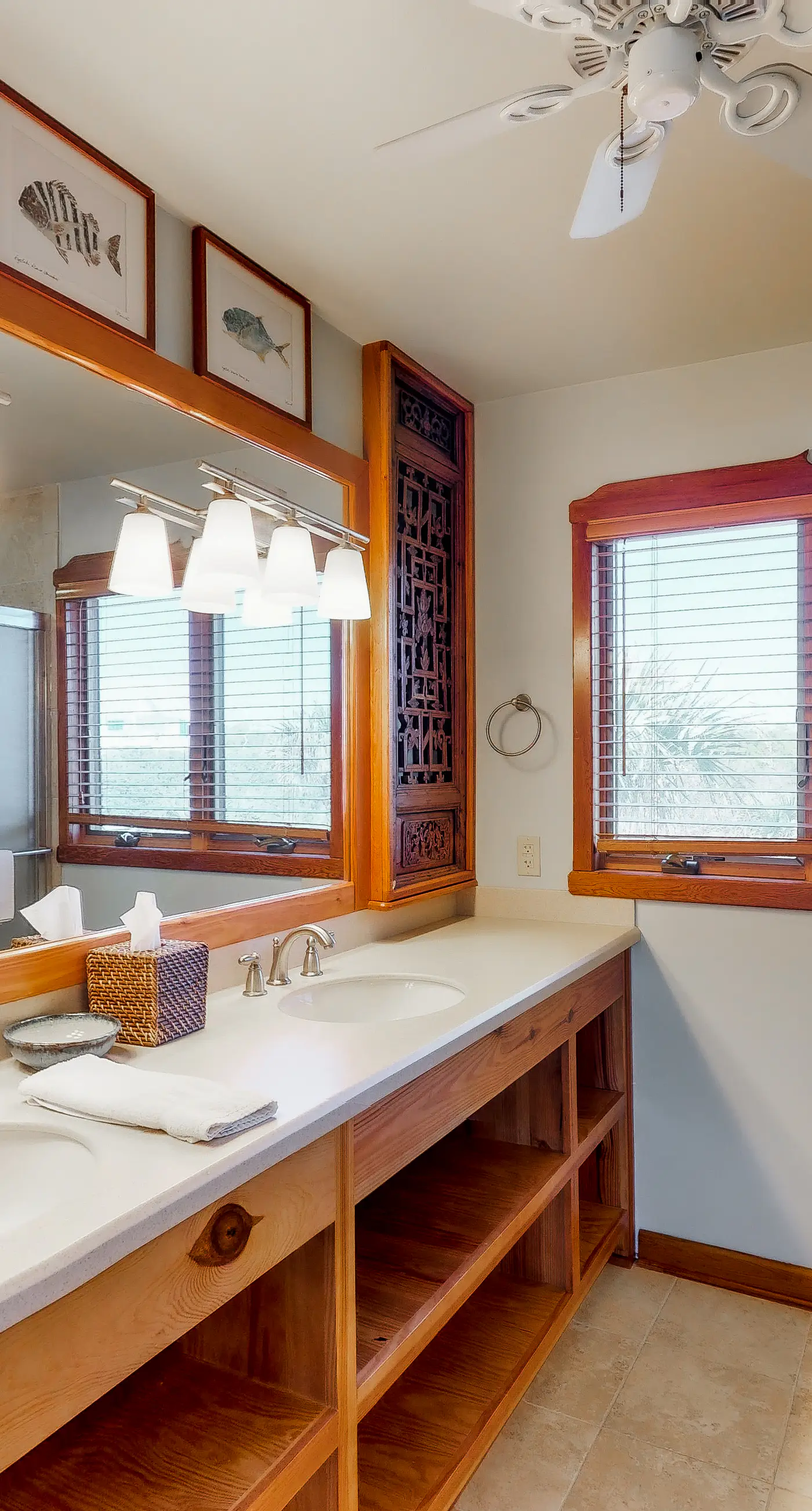 Snowbird-friendly beachfront home with a pool, tennis, washer/dryer, fireplace