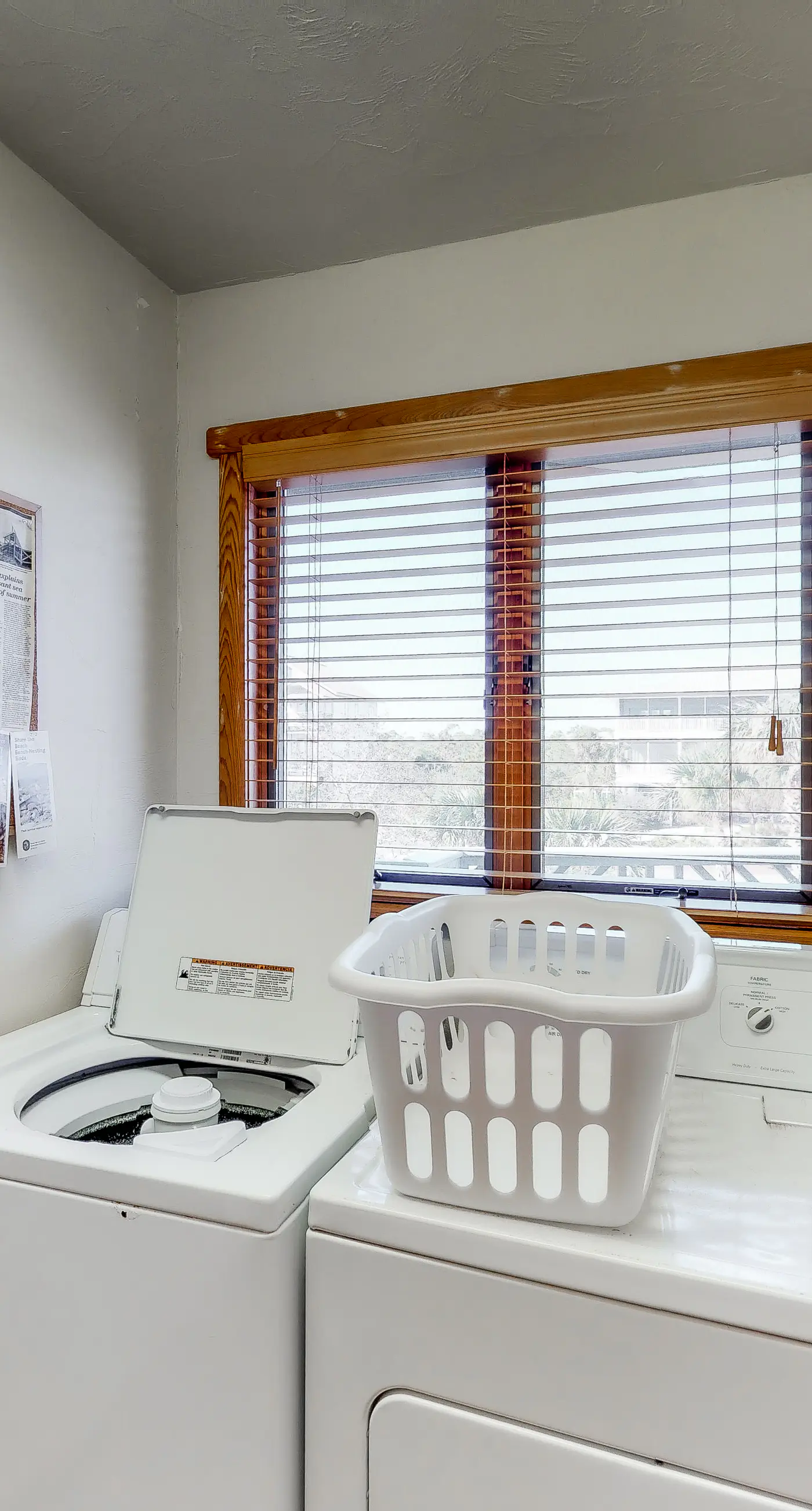 Snowbird-friendly beachfront home with a pool, tennis, washer/dryer, fireplace