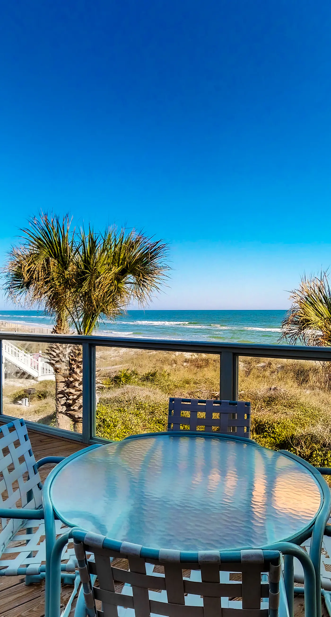 Snowbird-friendly beachfront home with a pool, tennis, washer/dryer, fireplace