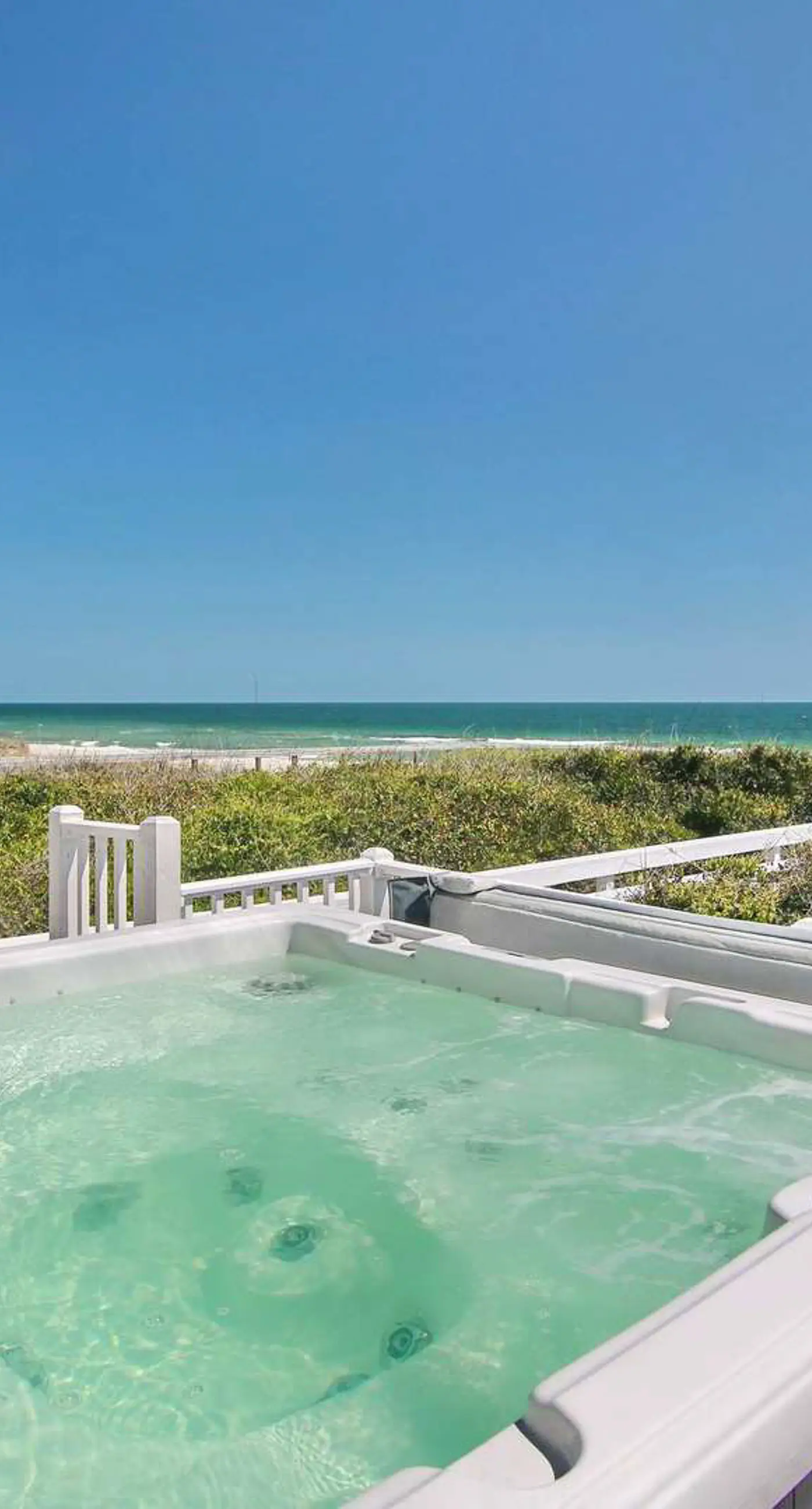 Dog-friendly beachfront gem - community pool, tennis, washer&dryer, central AC