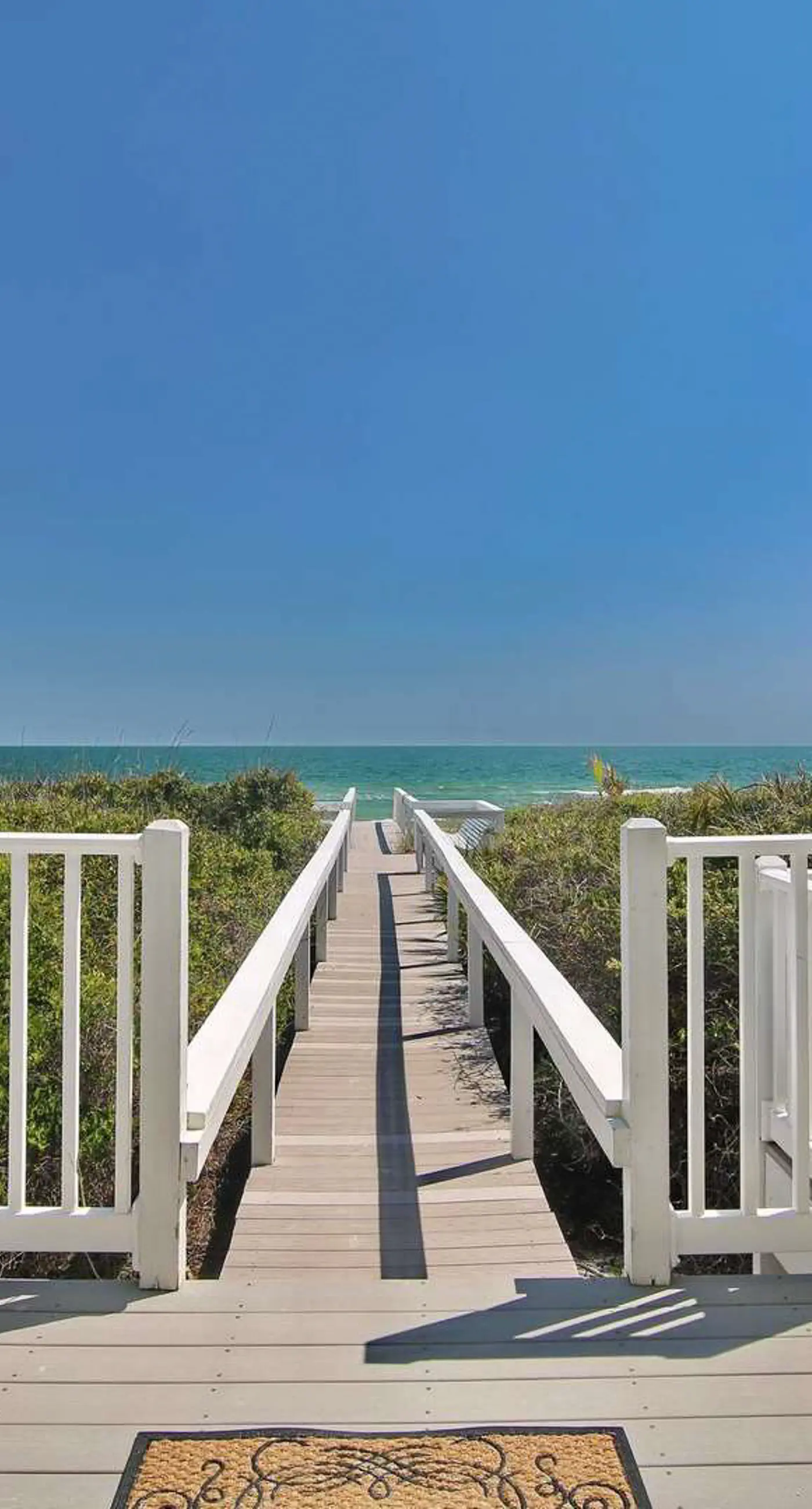 Dog-friendly beachfront gem - community pool, tennis, washer&dryer, central AC