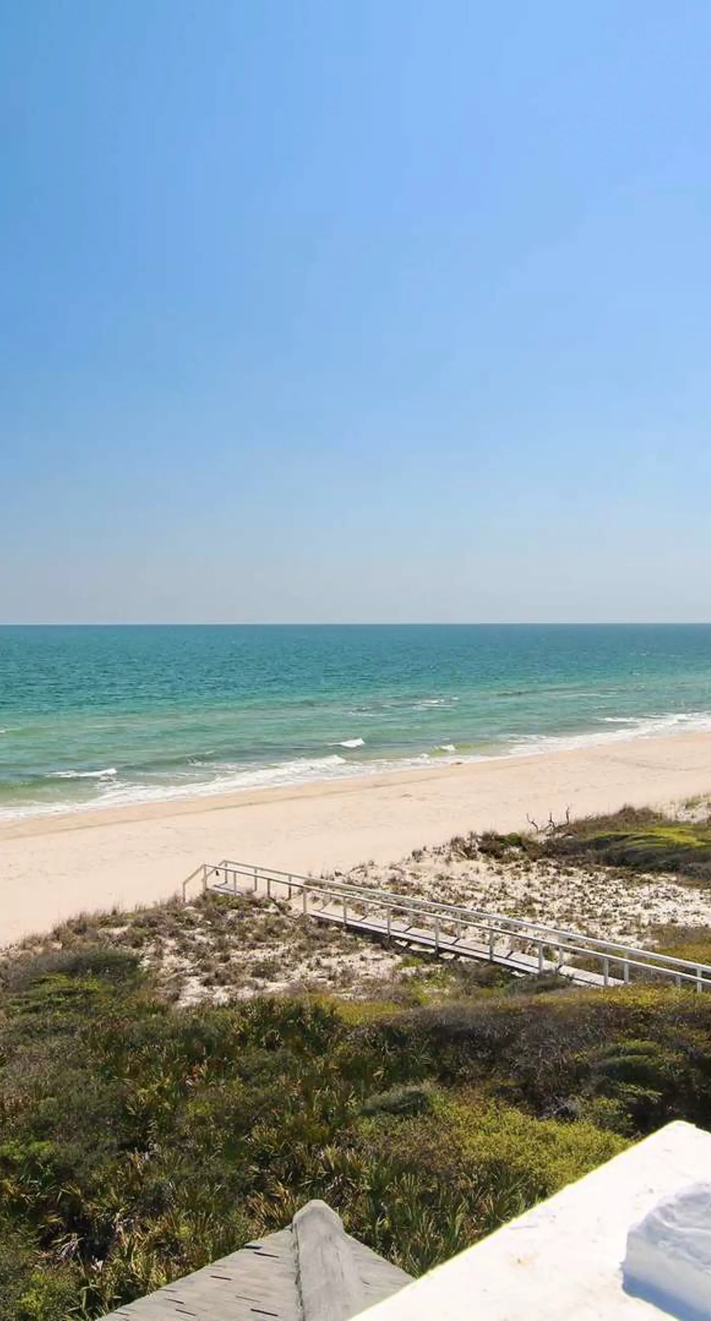 Dog-friendly beachfront gem - community pool, tennis, washer&dryer, central AC