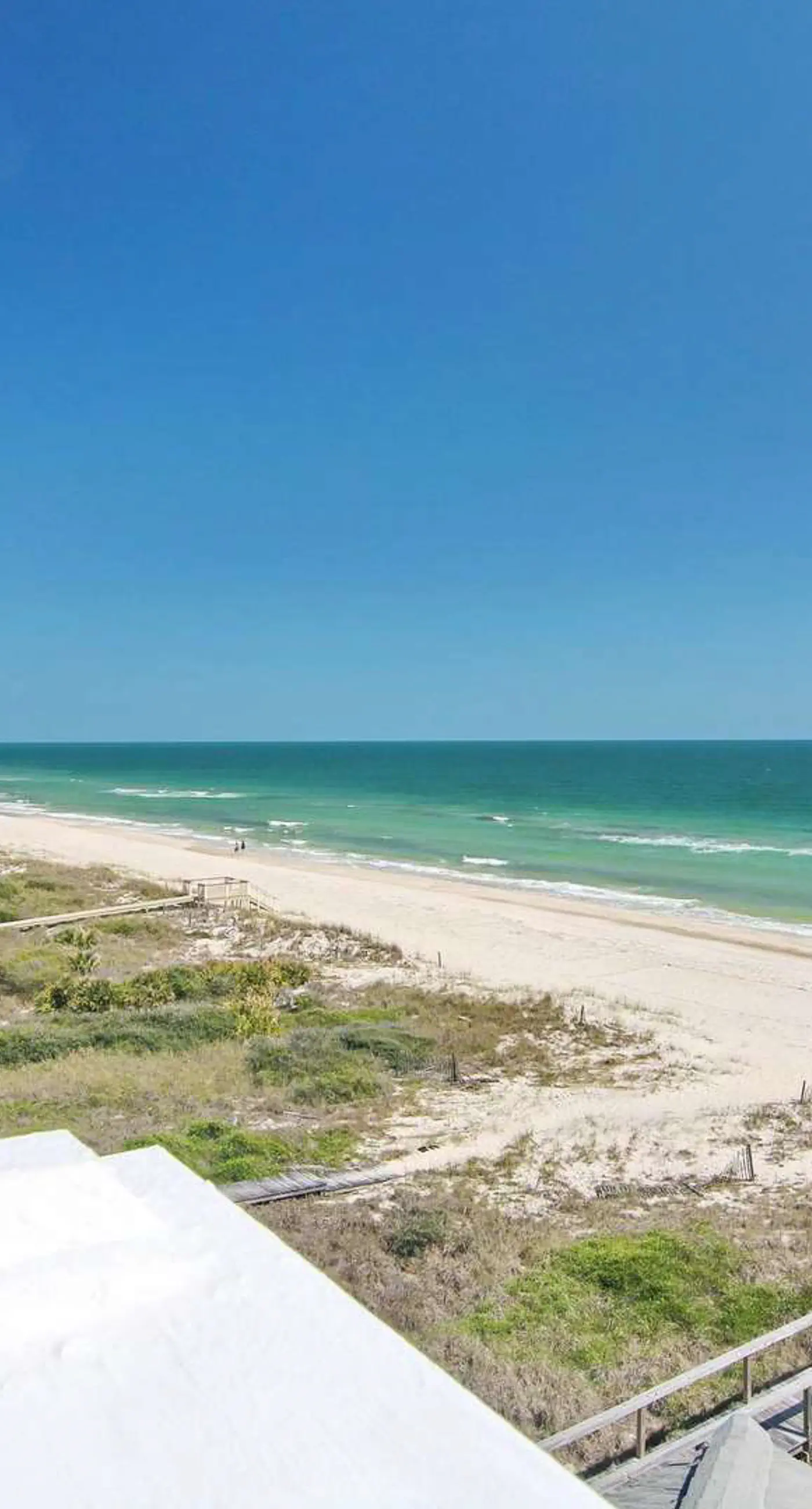 Dog-friendly beachfront gem - community pool, tennis, washer&dryer, central AC