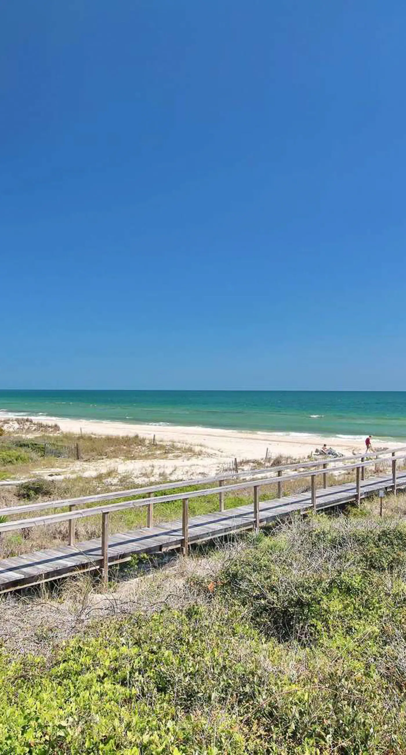 Dog-friendly beachfront gem - community pool, tennis, washer&dryer, central AC