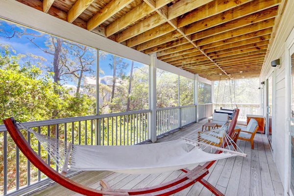 Beautiful home near the beach with community pool, gym, tennis