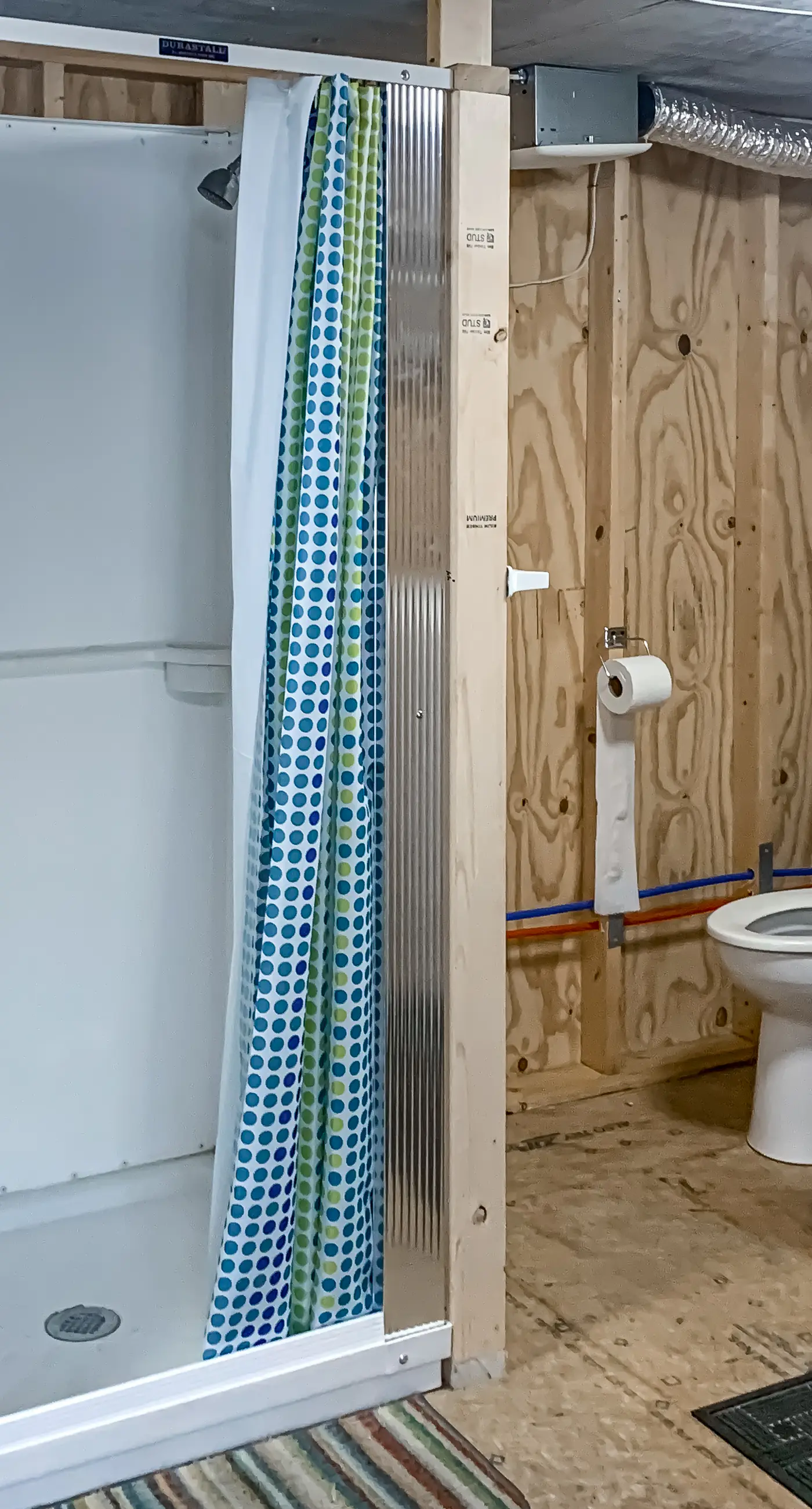 Comfortable townhome steps from beach with pool access, balcony, & W/D