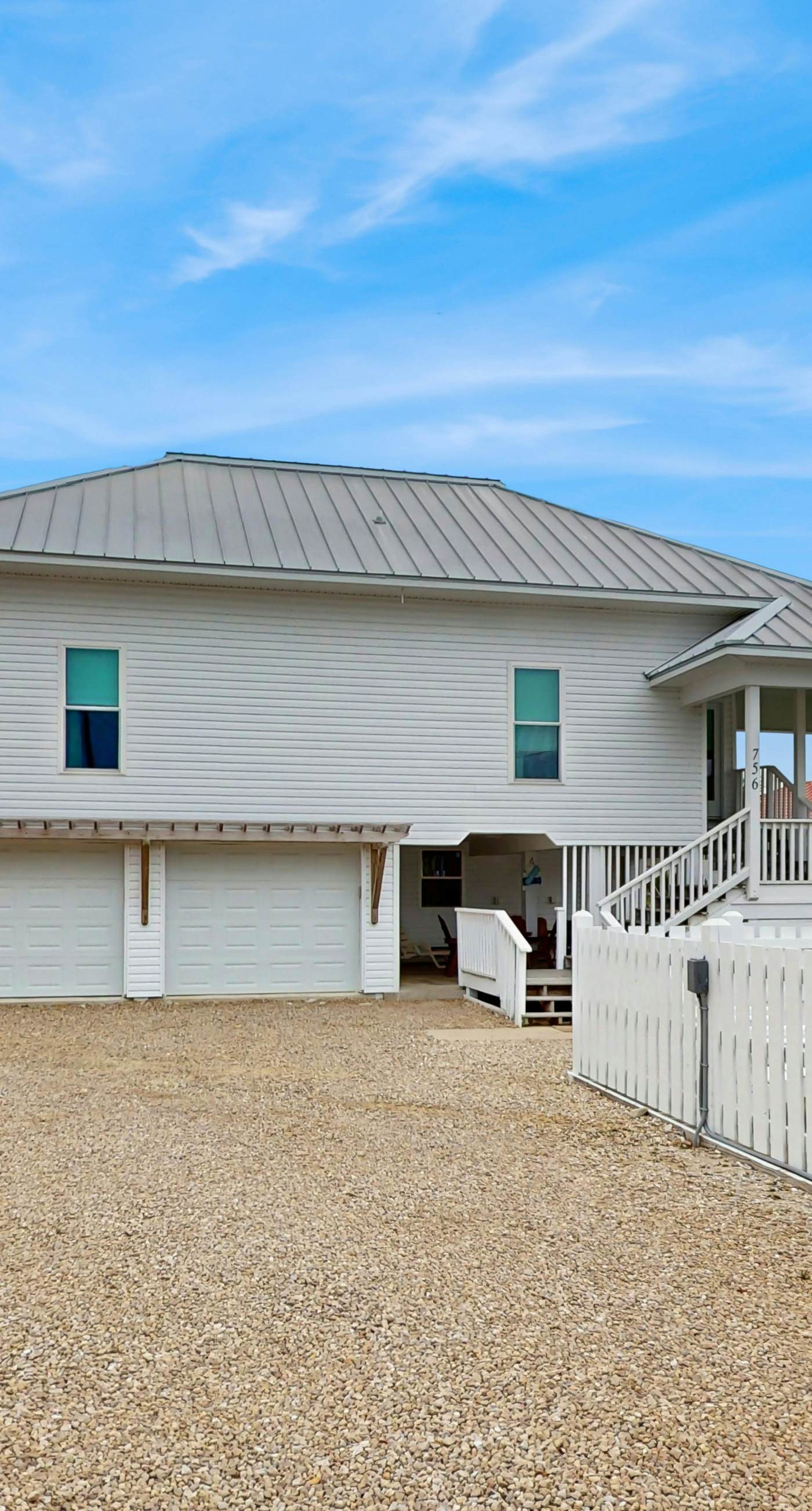 Spacious home with private pool & full kitchen, close to beach