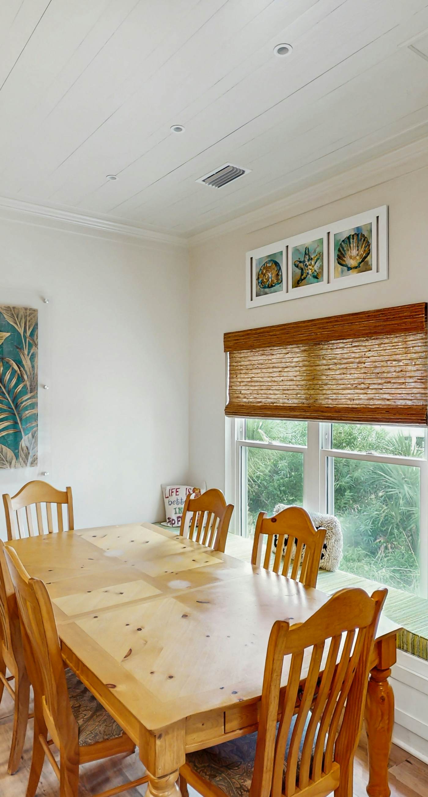 Spacious home with private pool & full kitchen, close to beach