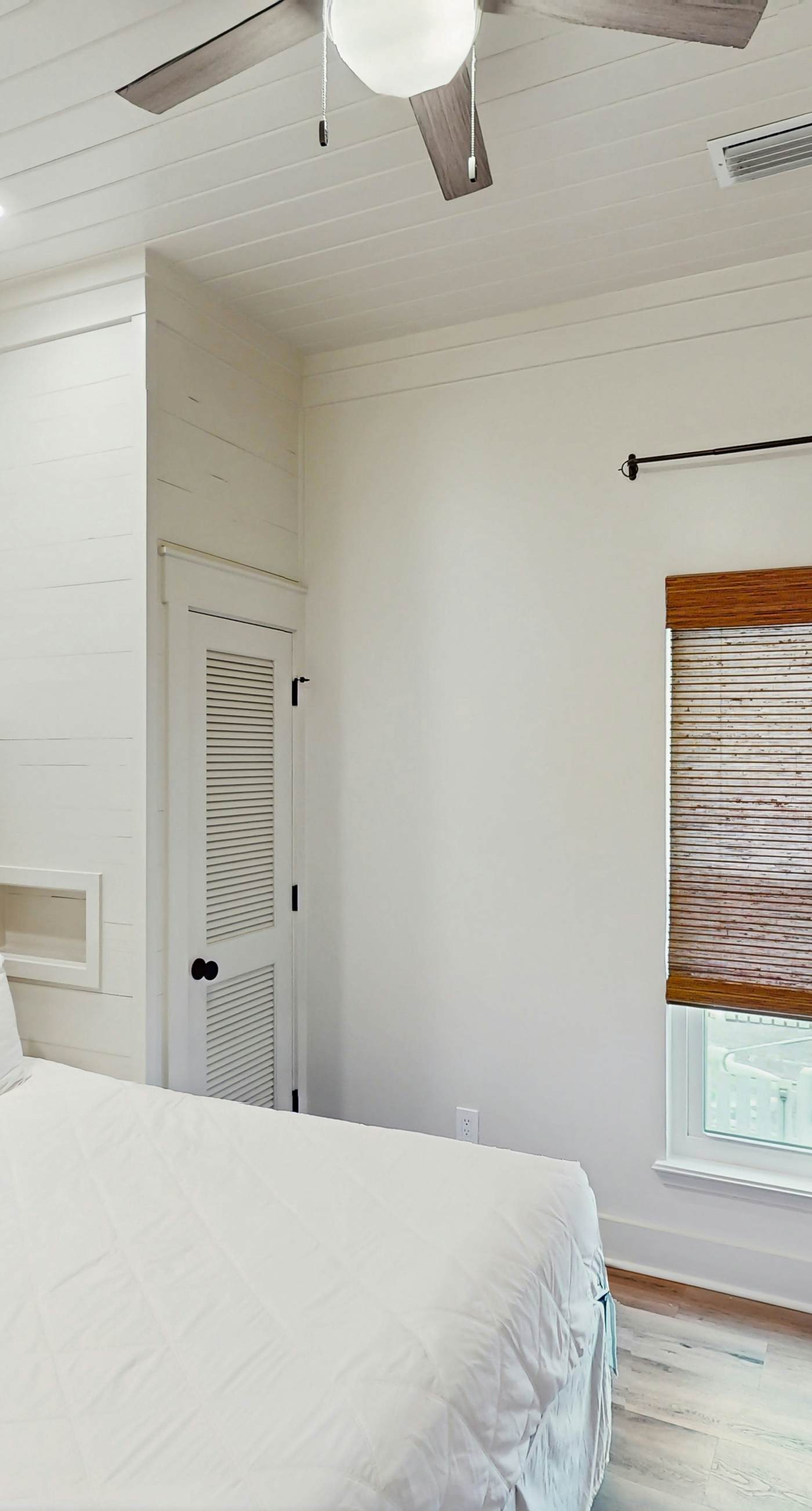 Spacious home with private pool & full kitchen, close to beach