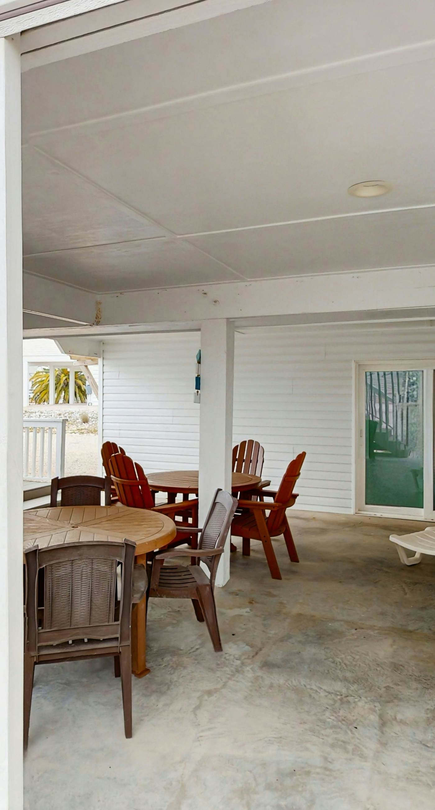 Spacious home with private pool & full kitchen, close to beach