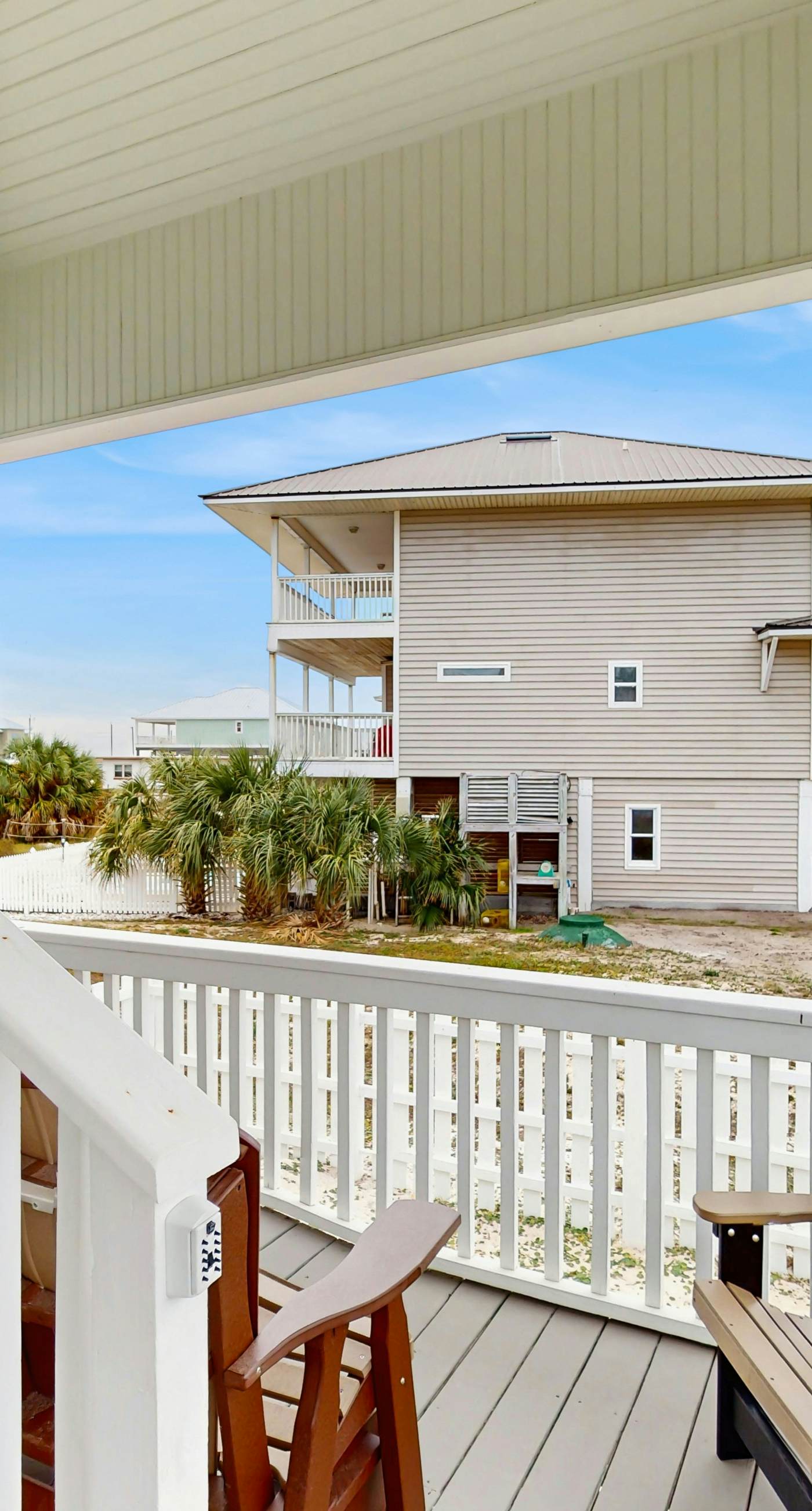 Spacious home with private pool & full kitchen, close to beach