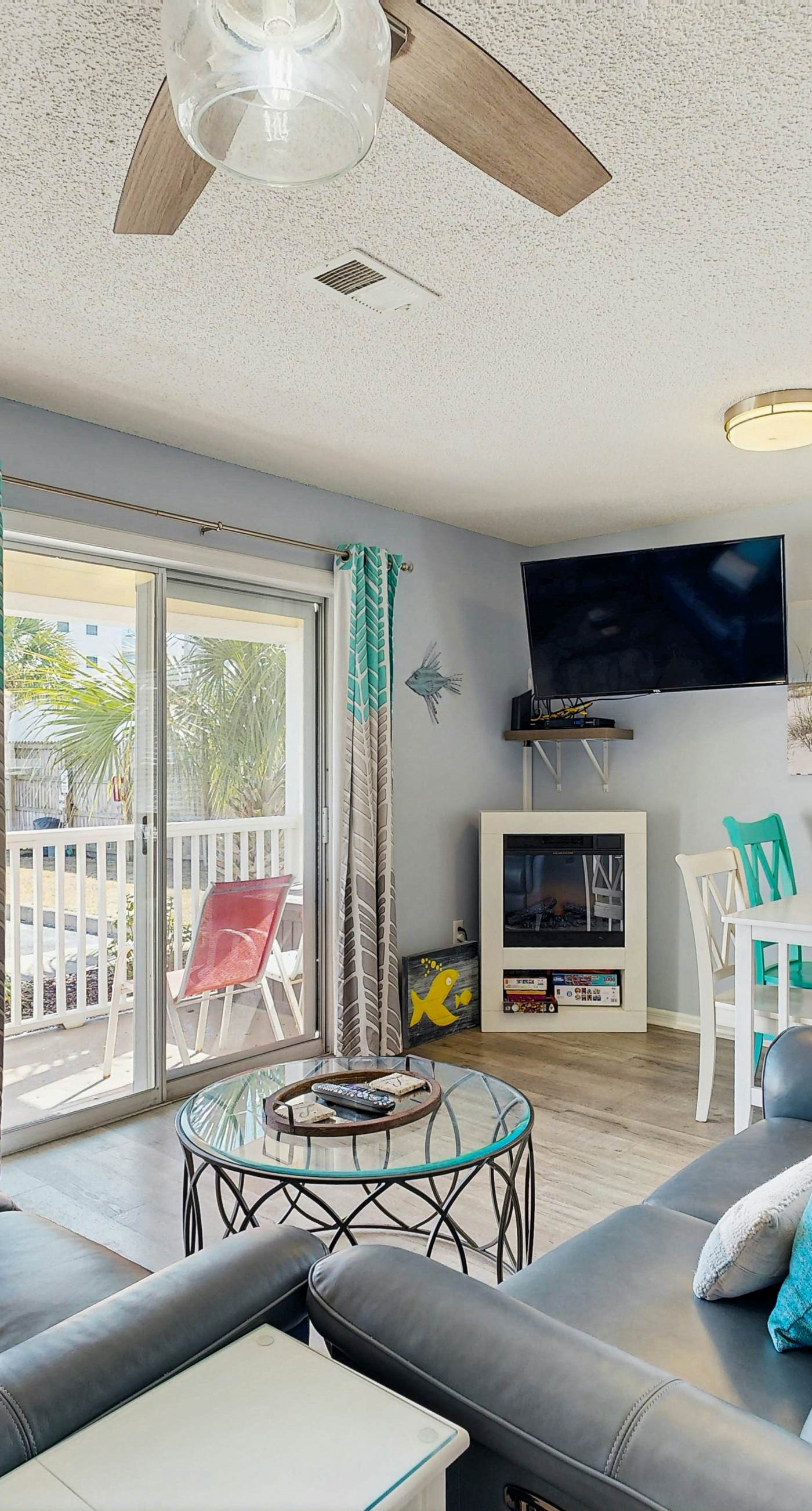 Condo in paradise with open layout, pool access, & patio - snowbird-friendly