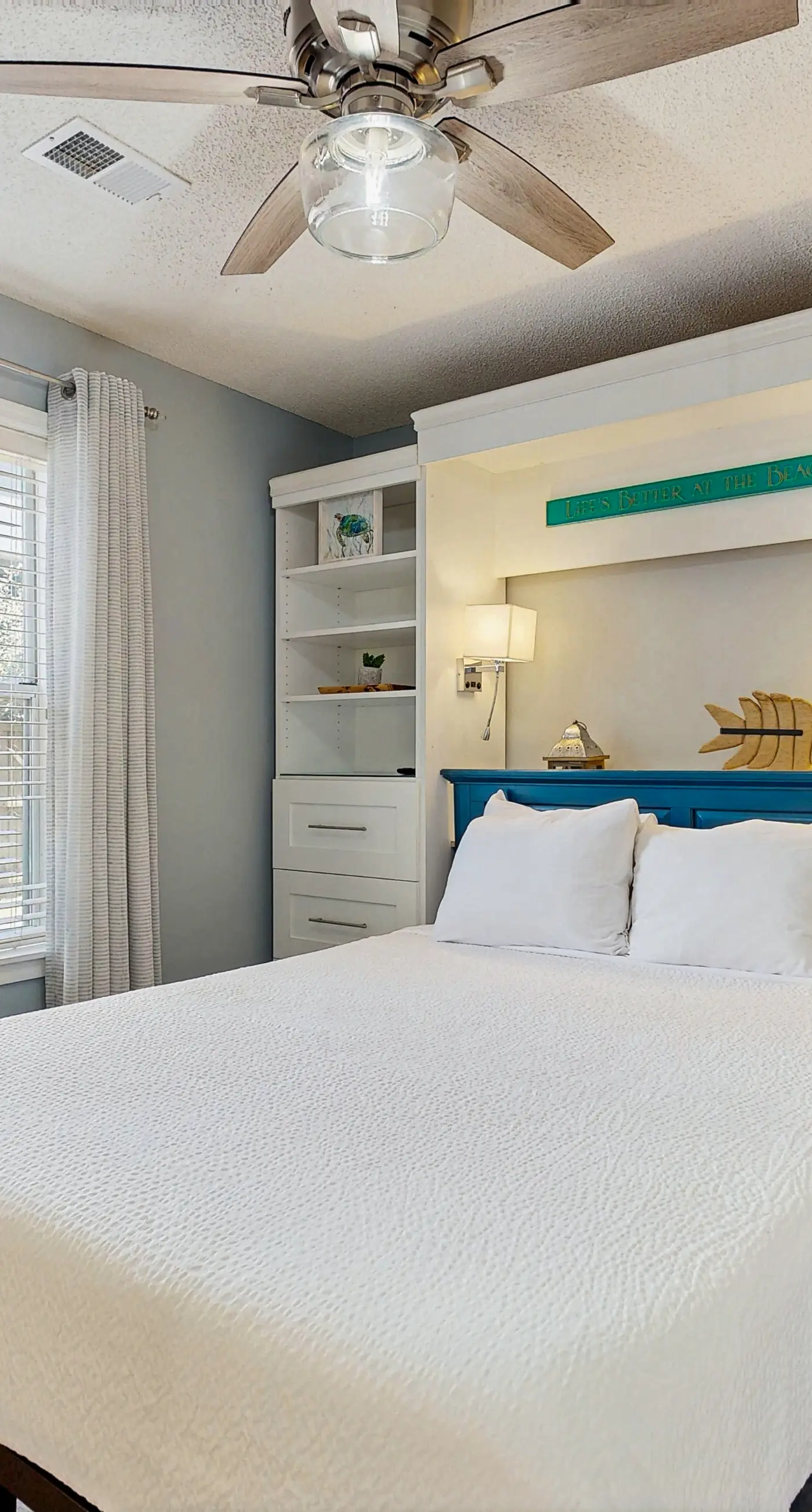 Condo in paradise with open layout, pool access, & patio - snowbird-friendly