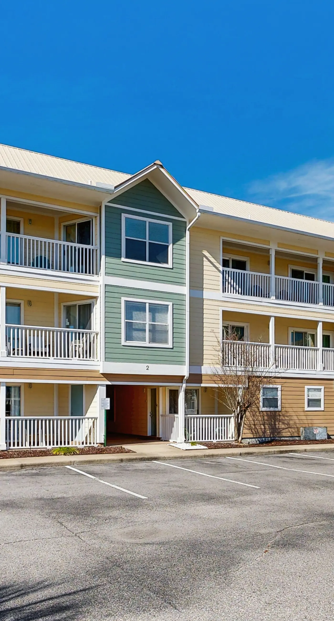 Condo in paradise with open layout, pool access, & patio - snowbird-friendly