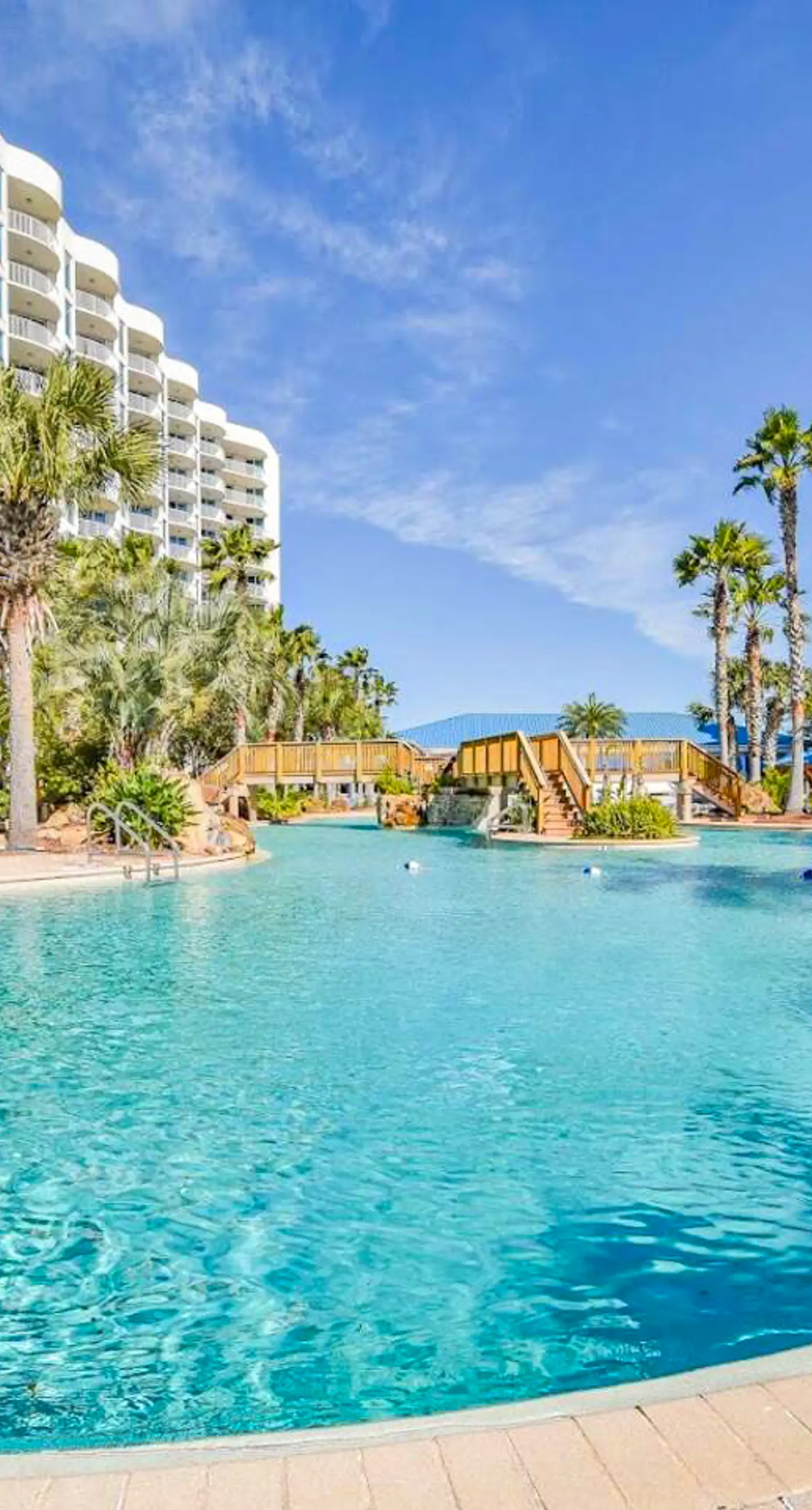 Coastal condo, shared pools, Onsite eateries, Spa, Wifi