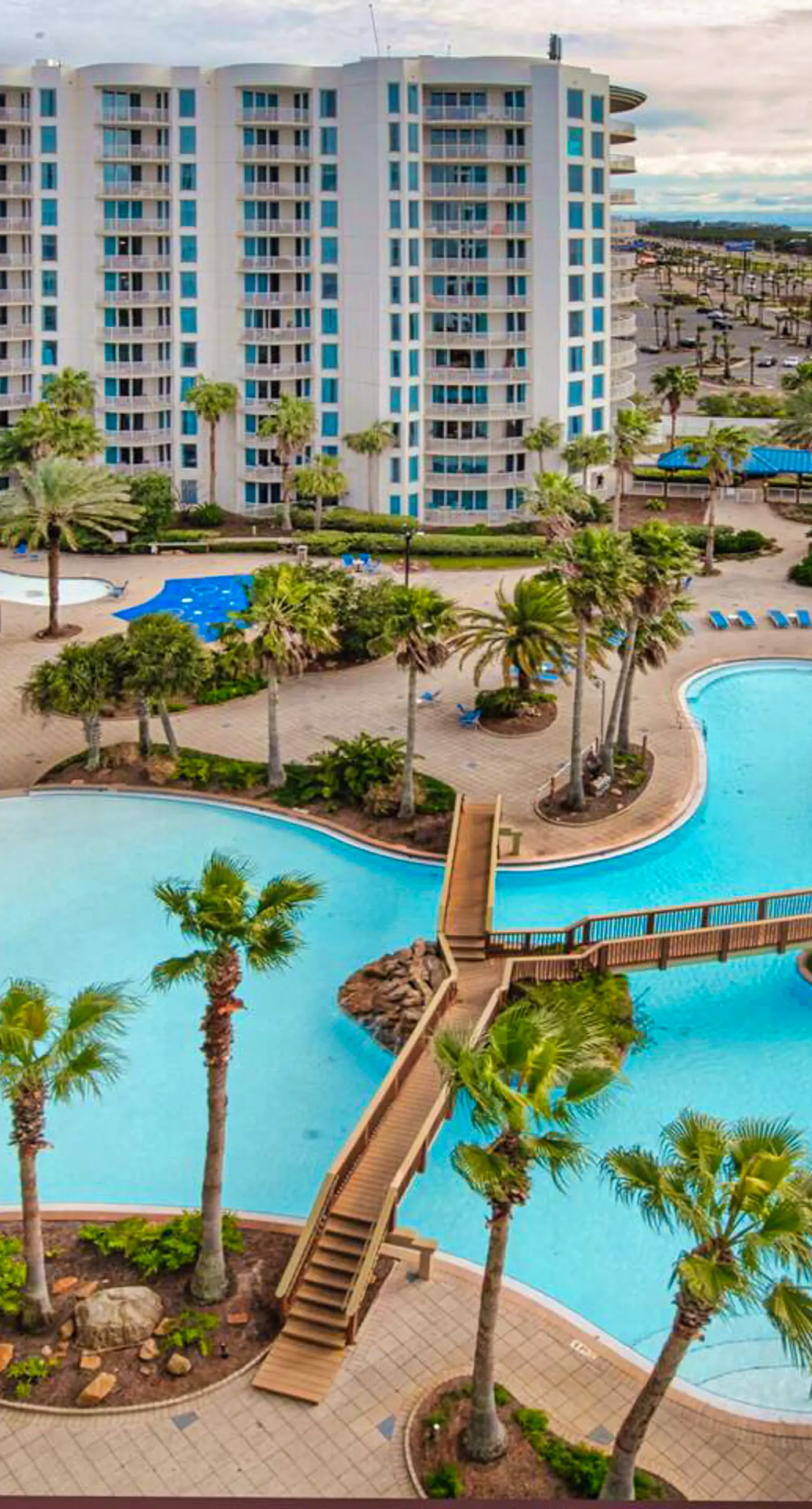 Coastal condo, shared pools, Onsite eateries, Spa, Wifi