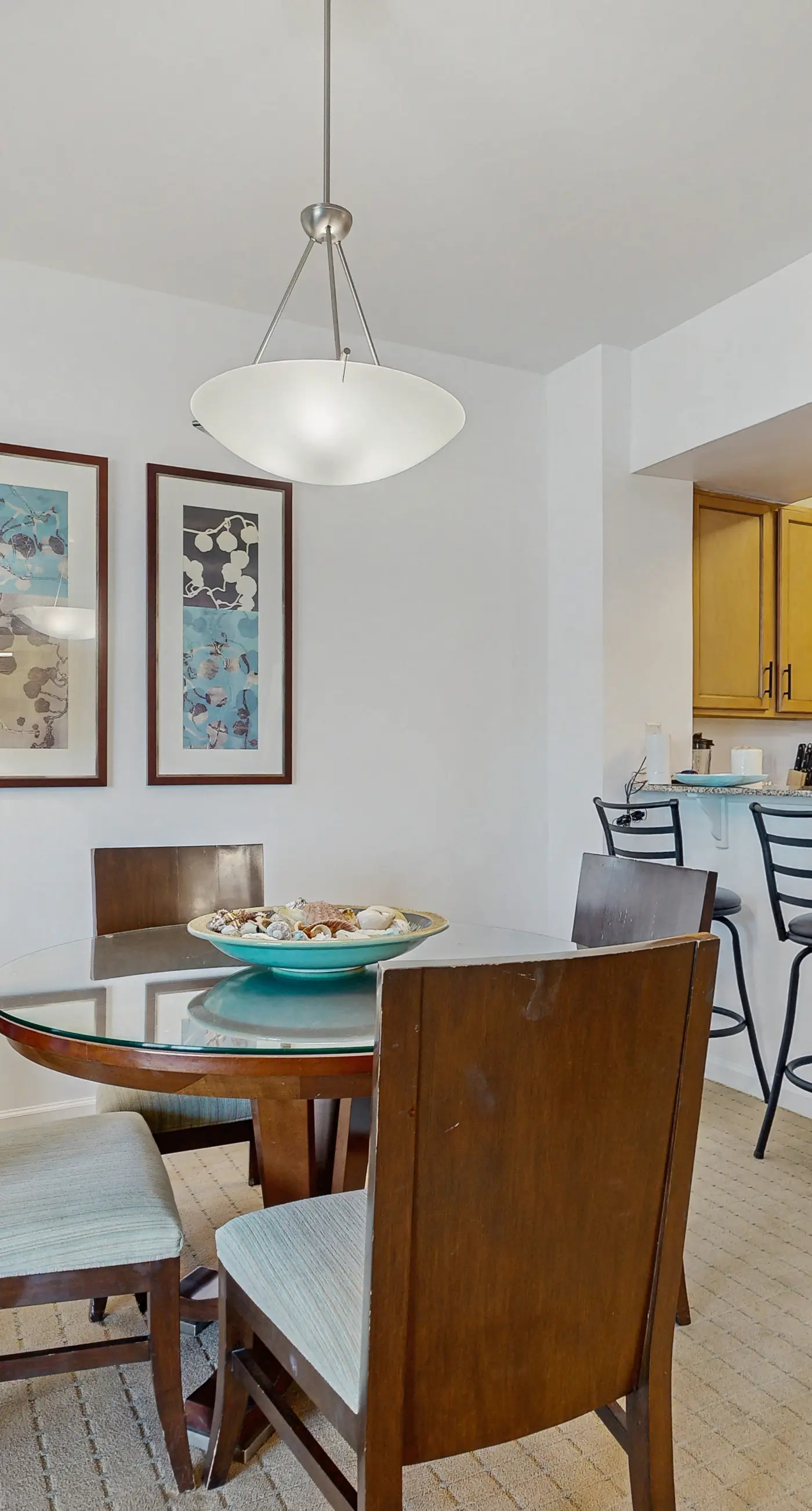 Coastal condo, shared pools, Onsite eateries, Spa, Wifi