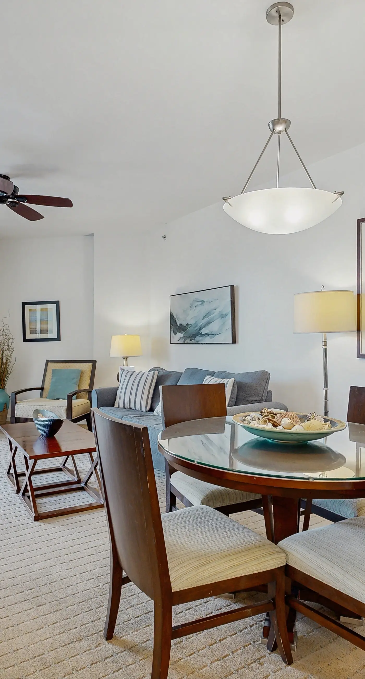 Coastal condo, shared pools, Onsite eateries, Spa, Wifi