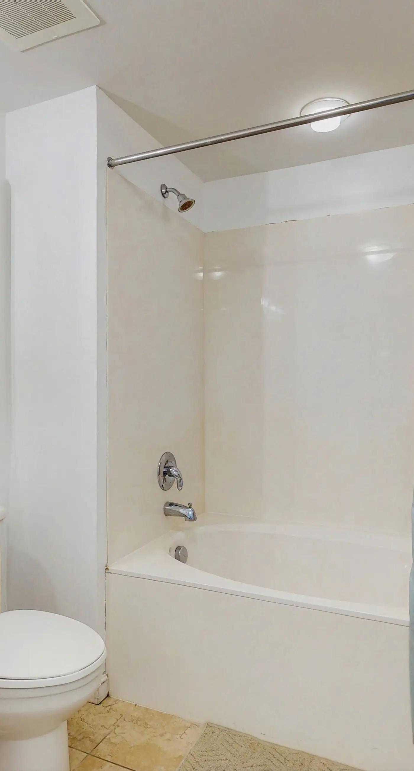 Coastal condo, shared pools, Onsite eateries, Spa, Wifi