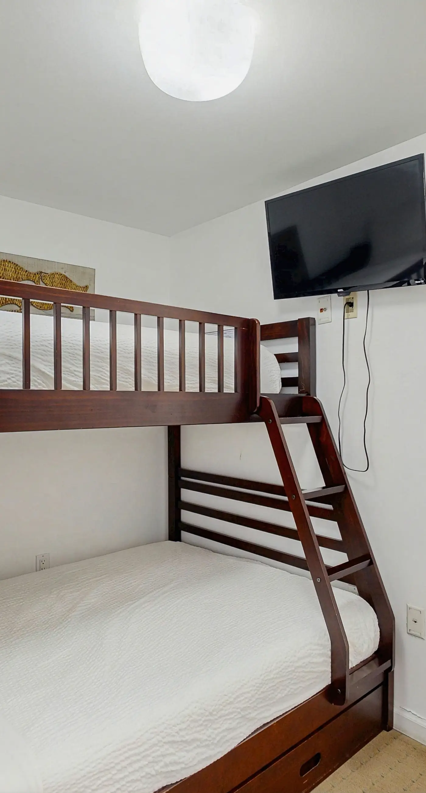 Coastal condo, shared pools, Onsite eateries, Spa, Wifi