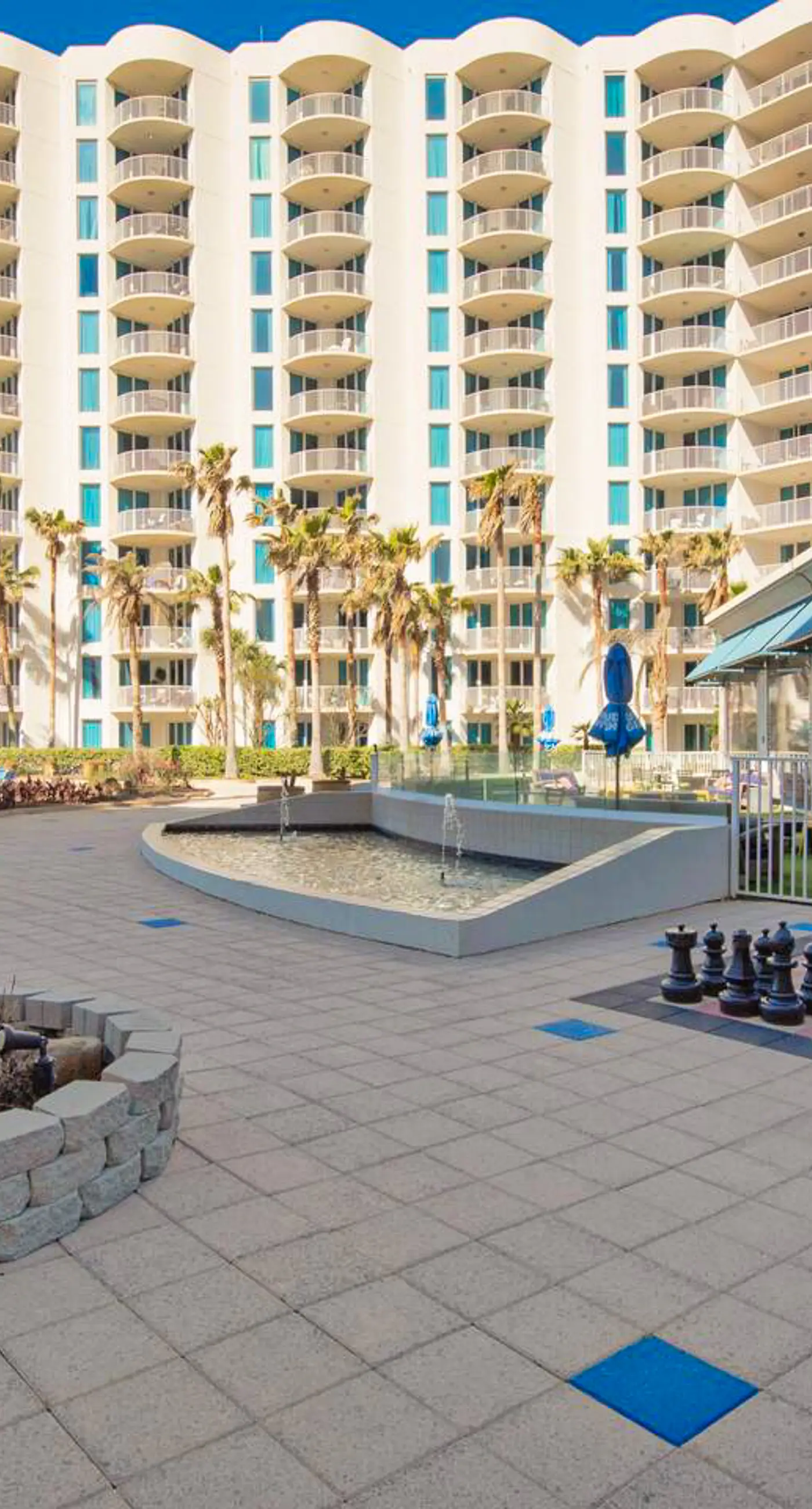 Coastal condo, shared pools, Onsite eateries, Spa, Wifi