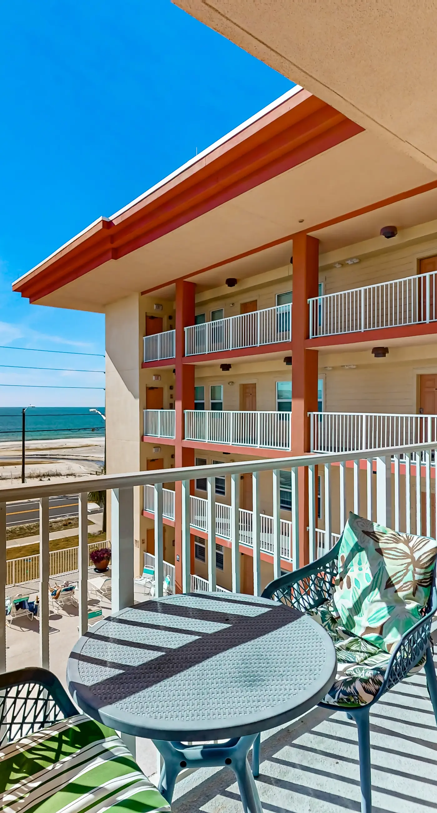 Mexico Beach condo w/ full beach view, central AC, and shared pool & hot tub