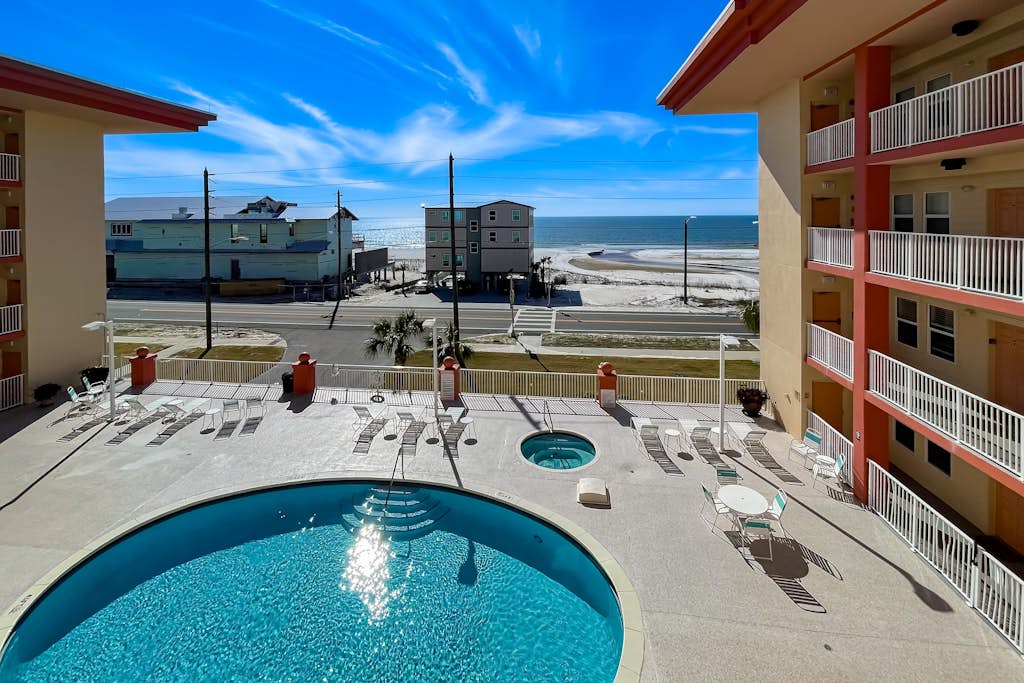 Mexico Beach condo w/ full beach view, central AC, and shared pool & hot tub