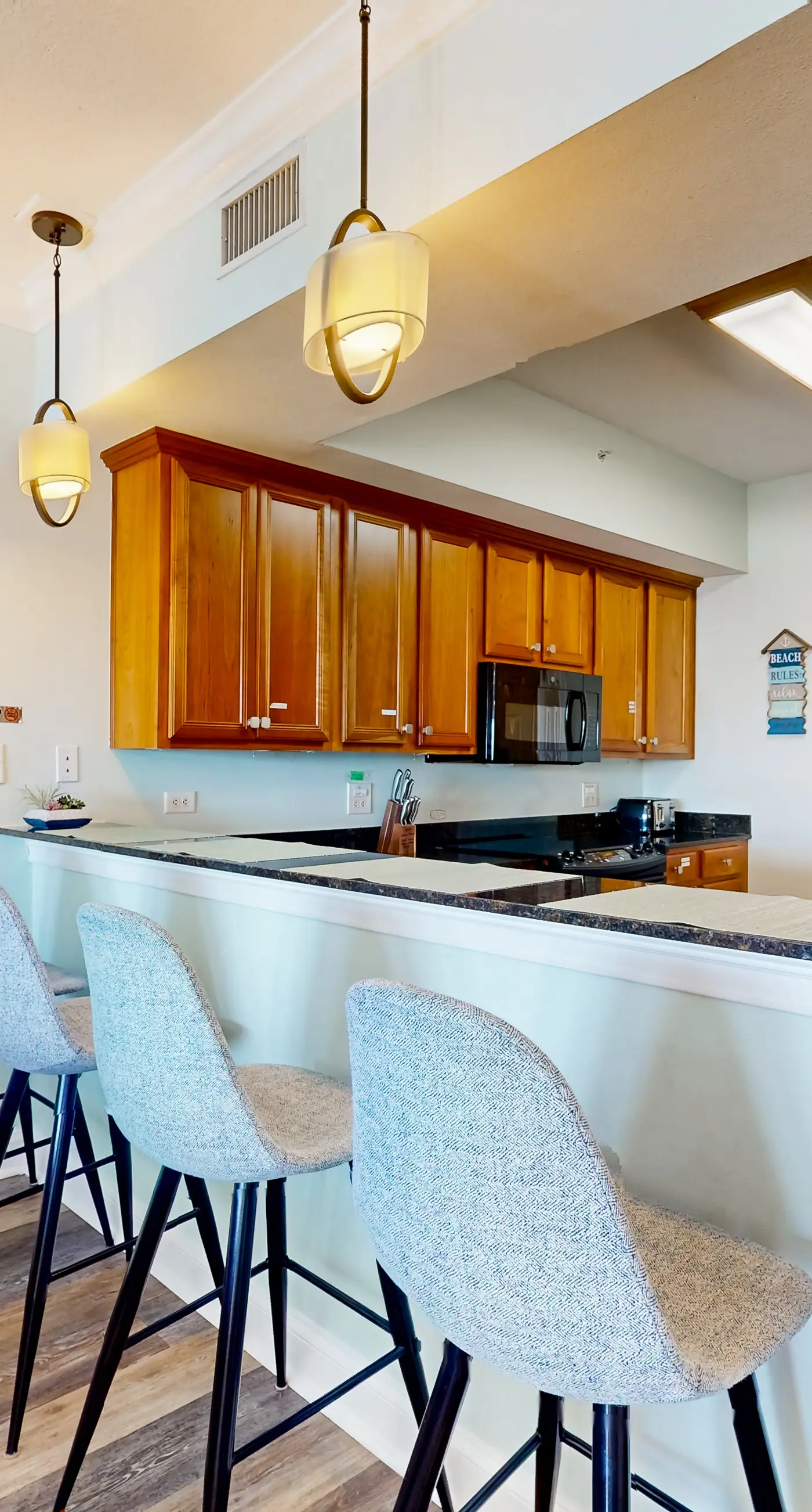 Mexico Beach condo w/ full beach view, central AC, and shared pool & hot tub